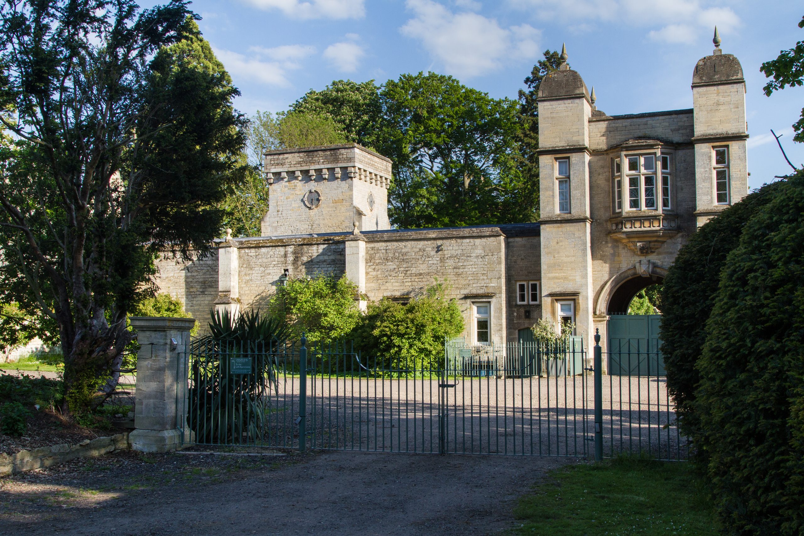 The Gatehouse Lodge - Image 1