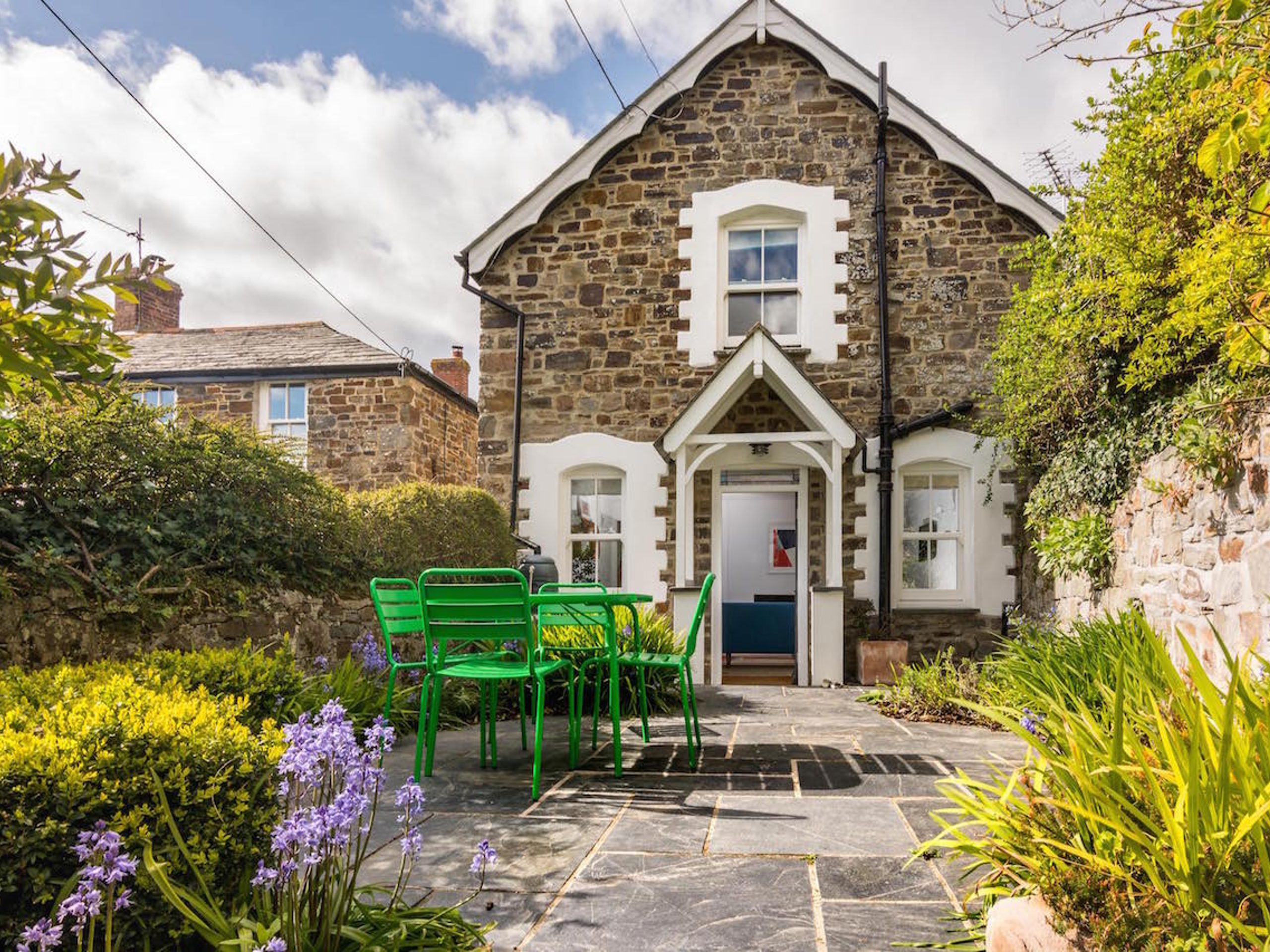Escallonia Cottage