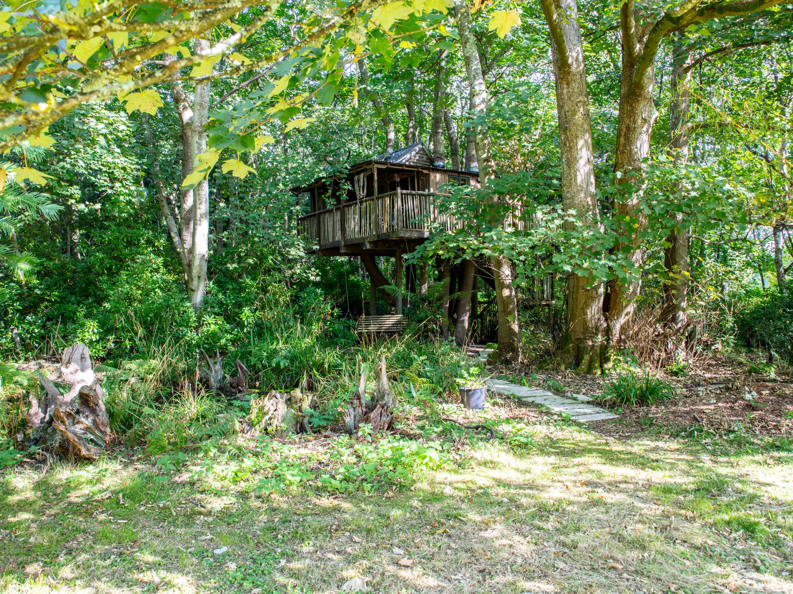 The Treehouse at Castle Cottage