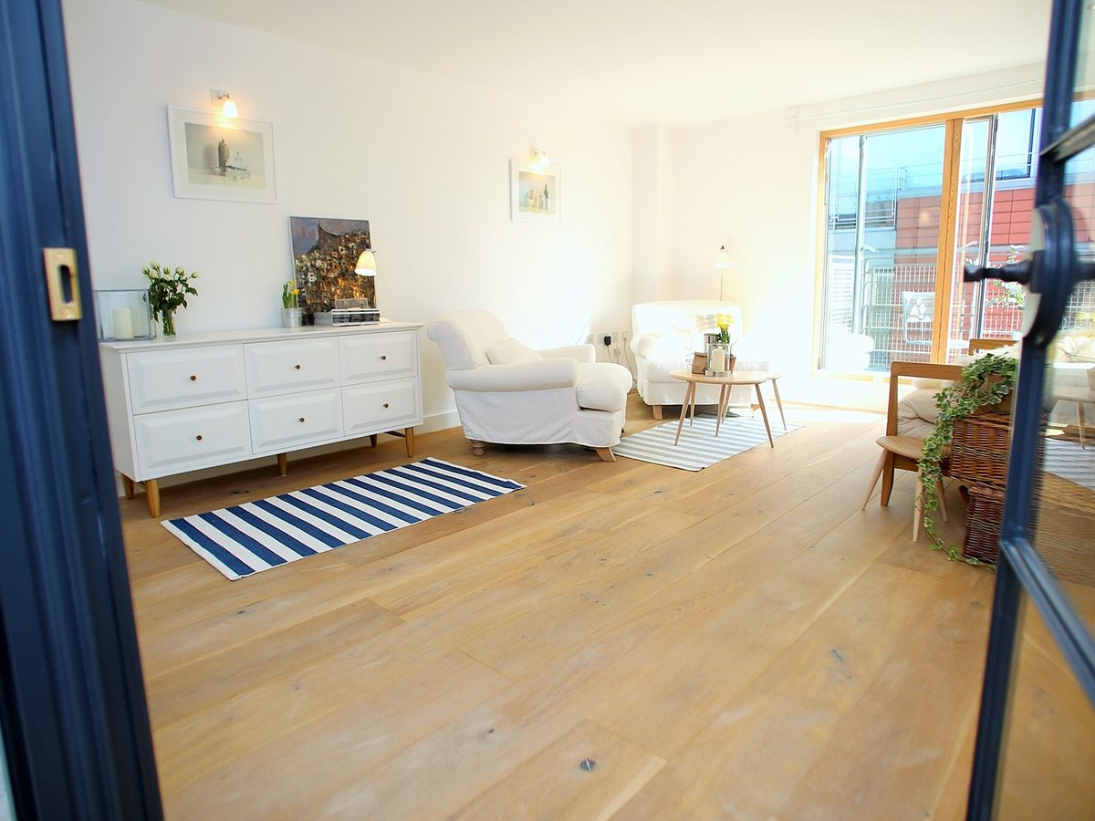 Central London Den