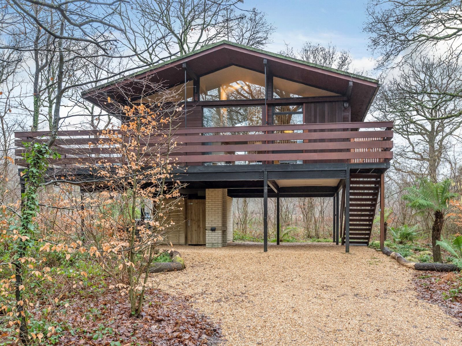 Hampshire Treetop Cabin