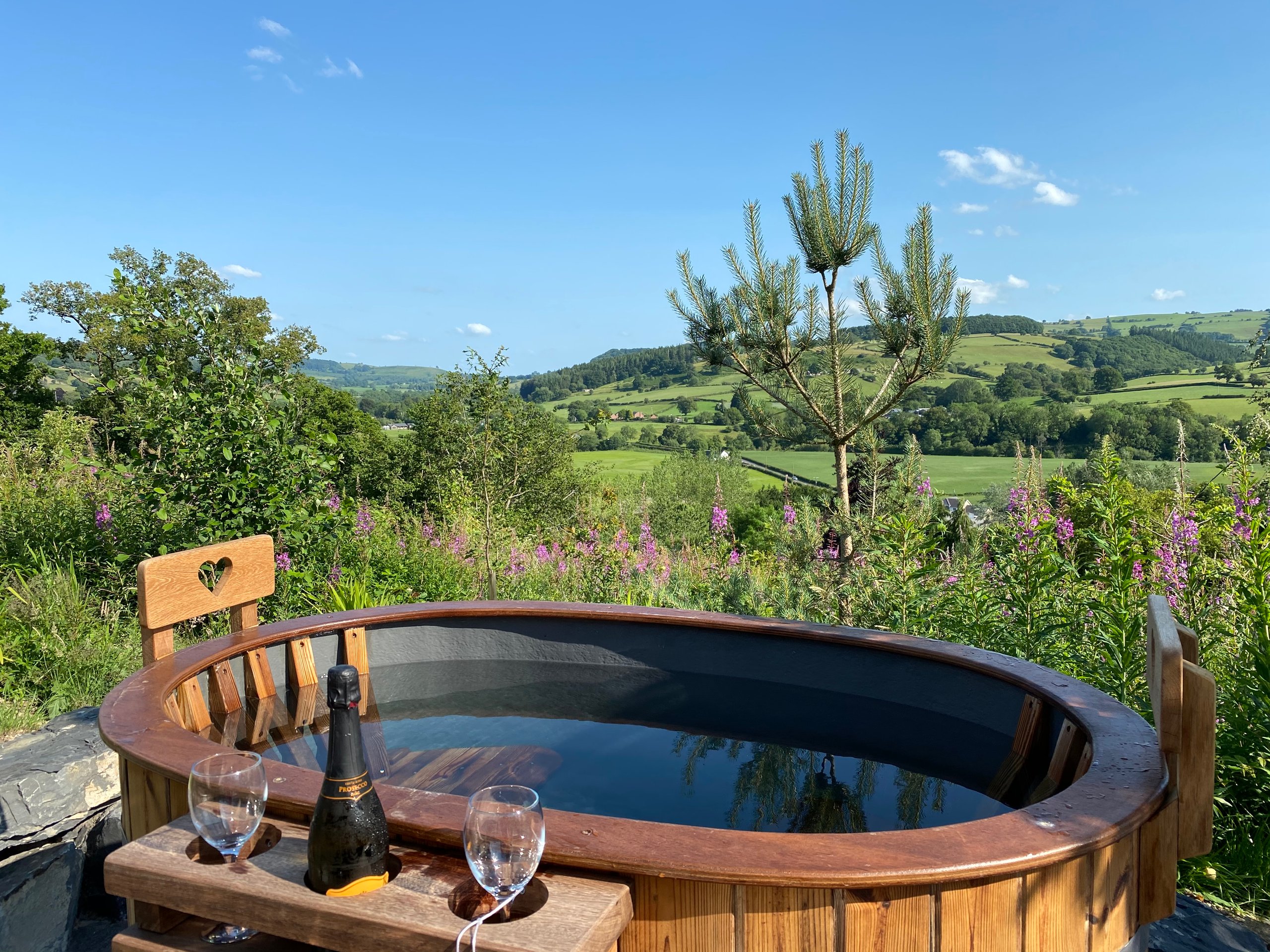 Oaklands Glamping - Luxury Safari Tents