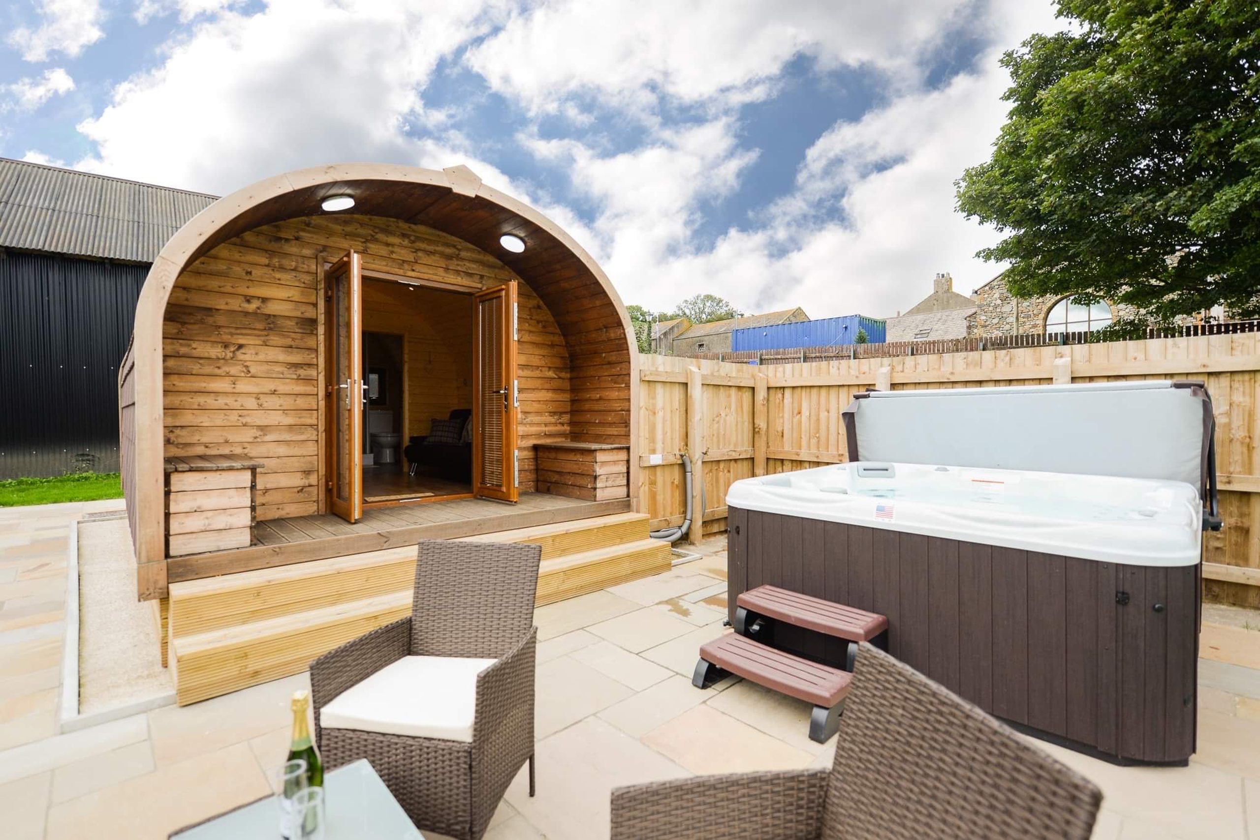 Wellington Farm Glamping Pods - Image 1
