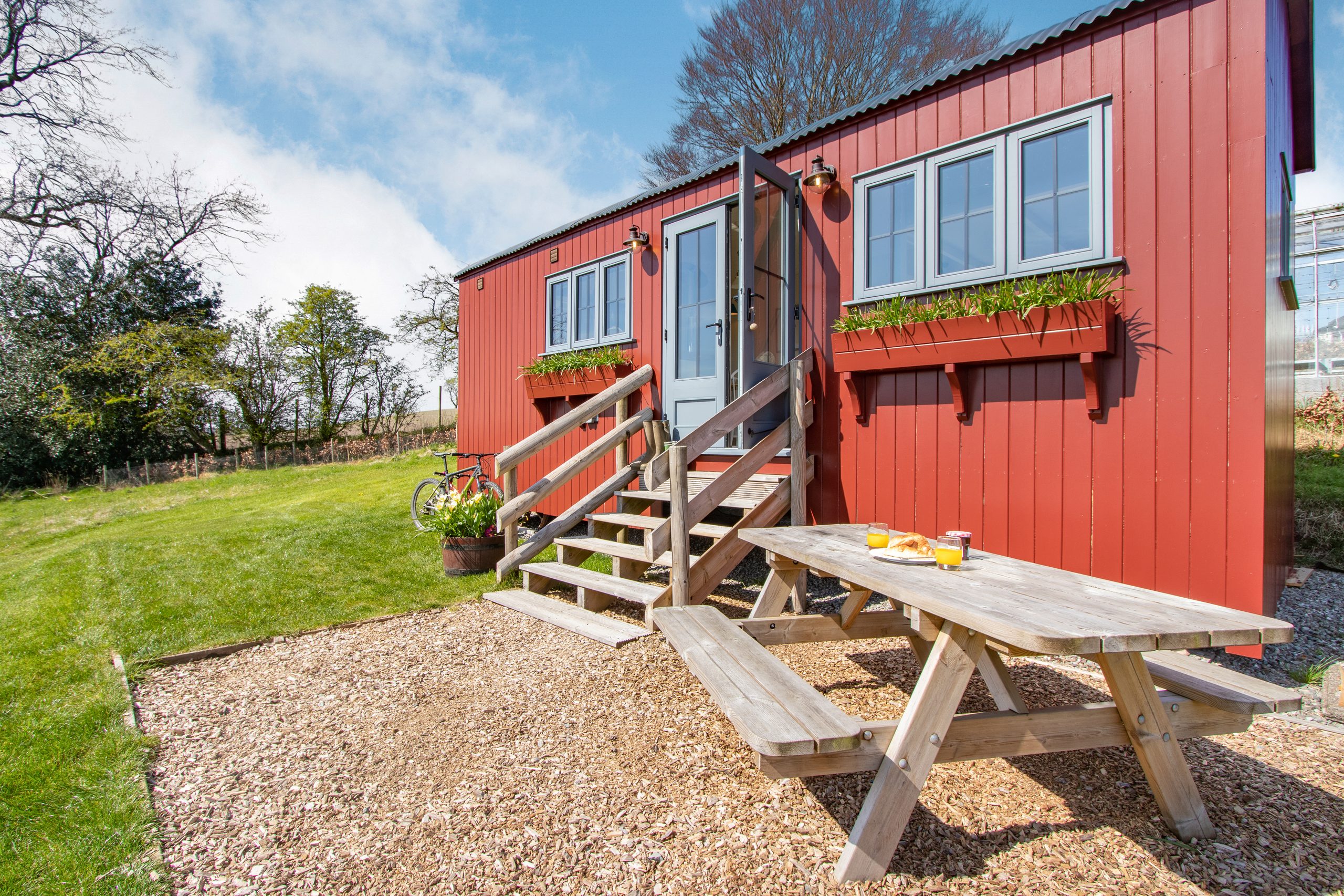 Bankhead Shepherds Hut - Image 1