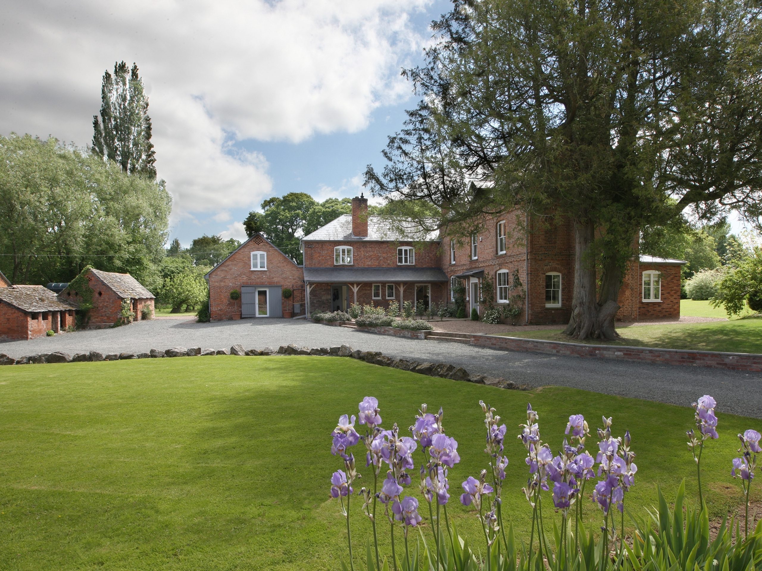 Monnington House