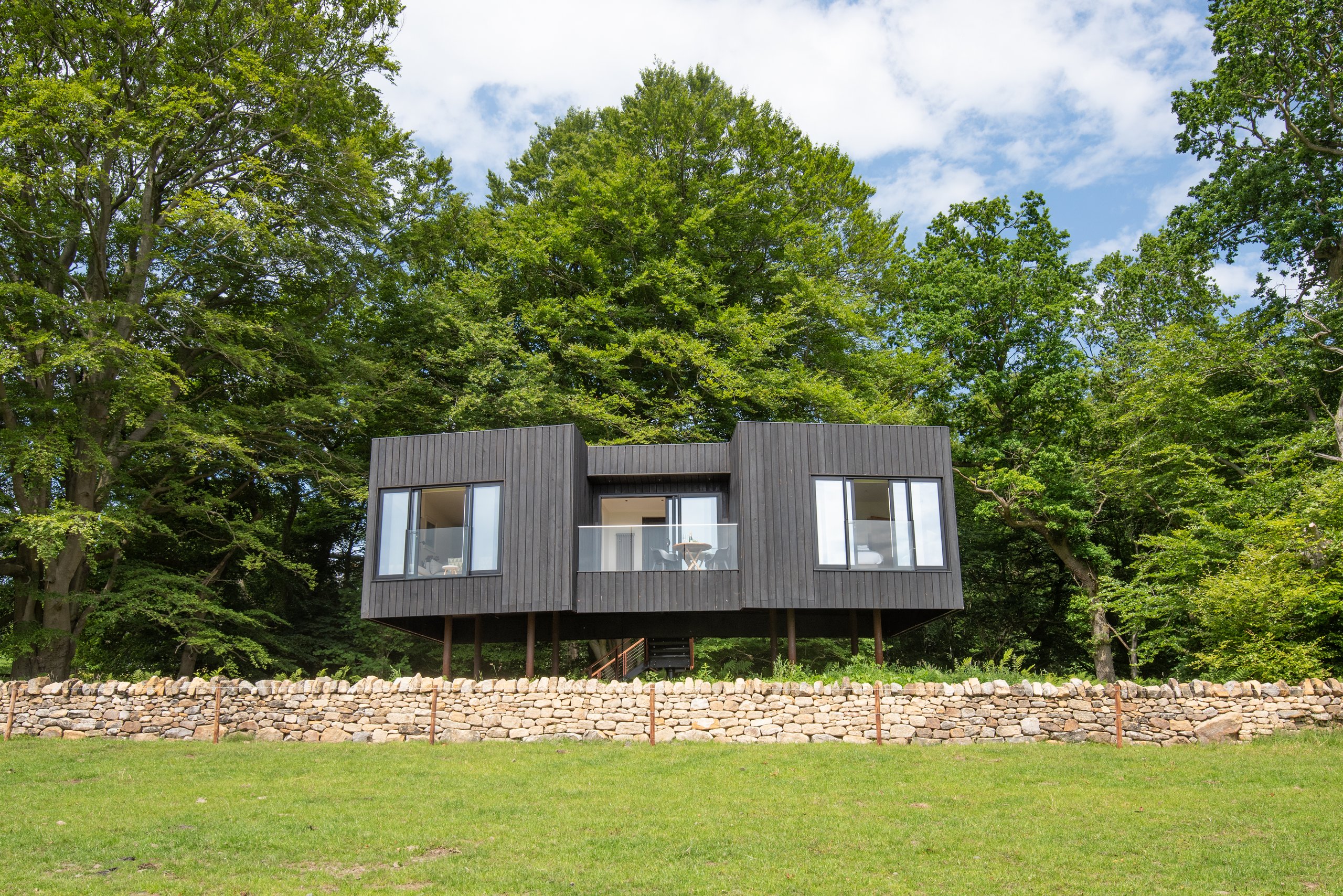 Beacon Hill Farm Treehouse - Image 1