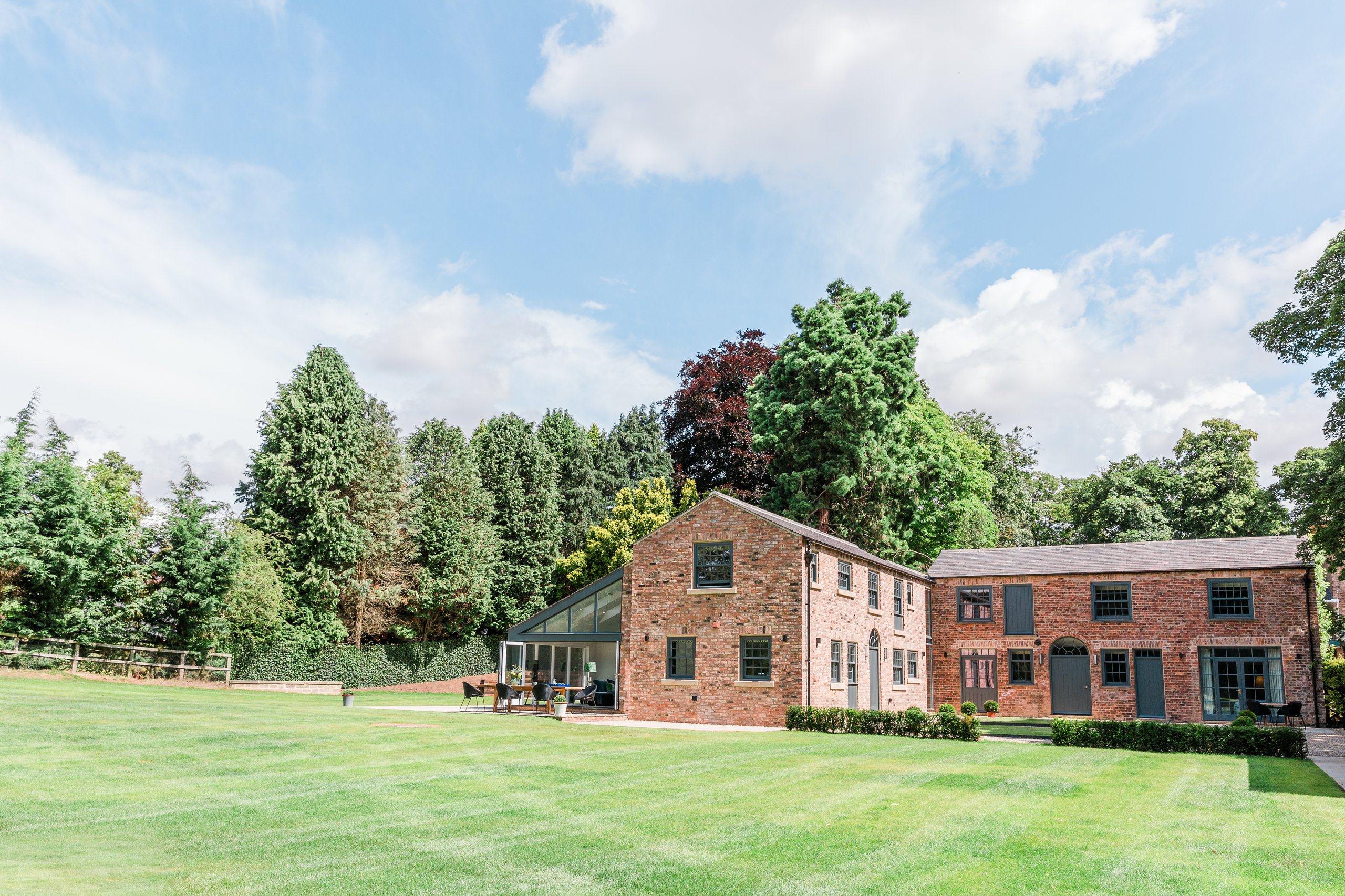 The Coach House &amp; The Stables