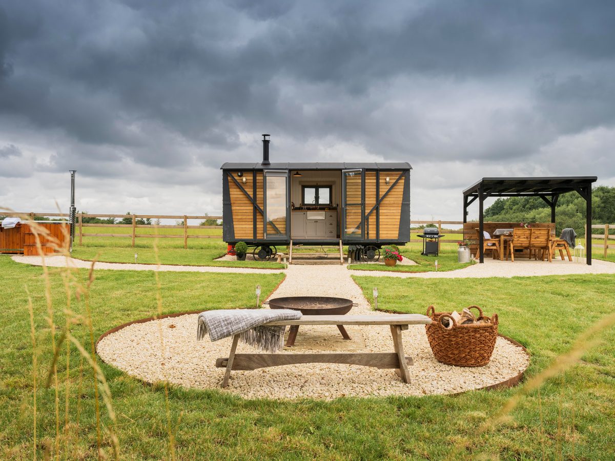 Five Oaks Stays Shepherds Hut
