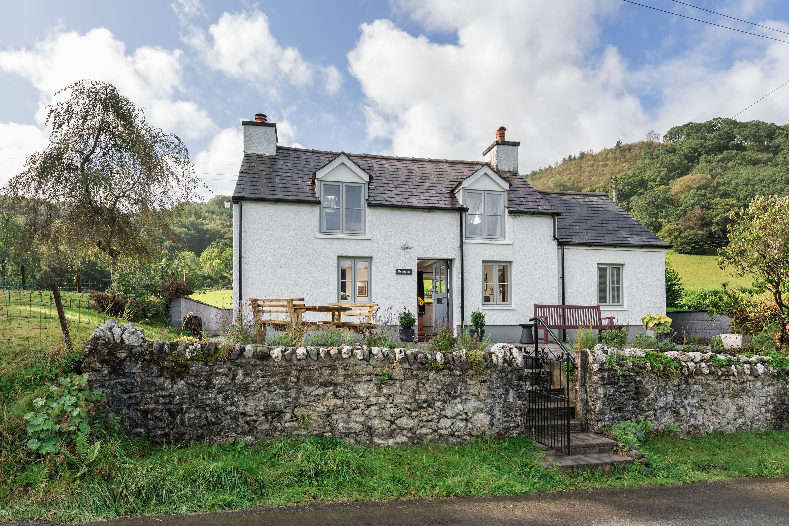 Brynglas Cottage