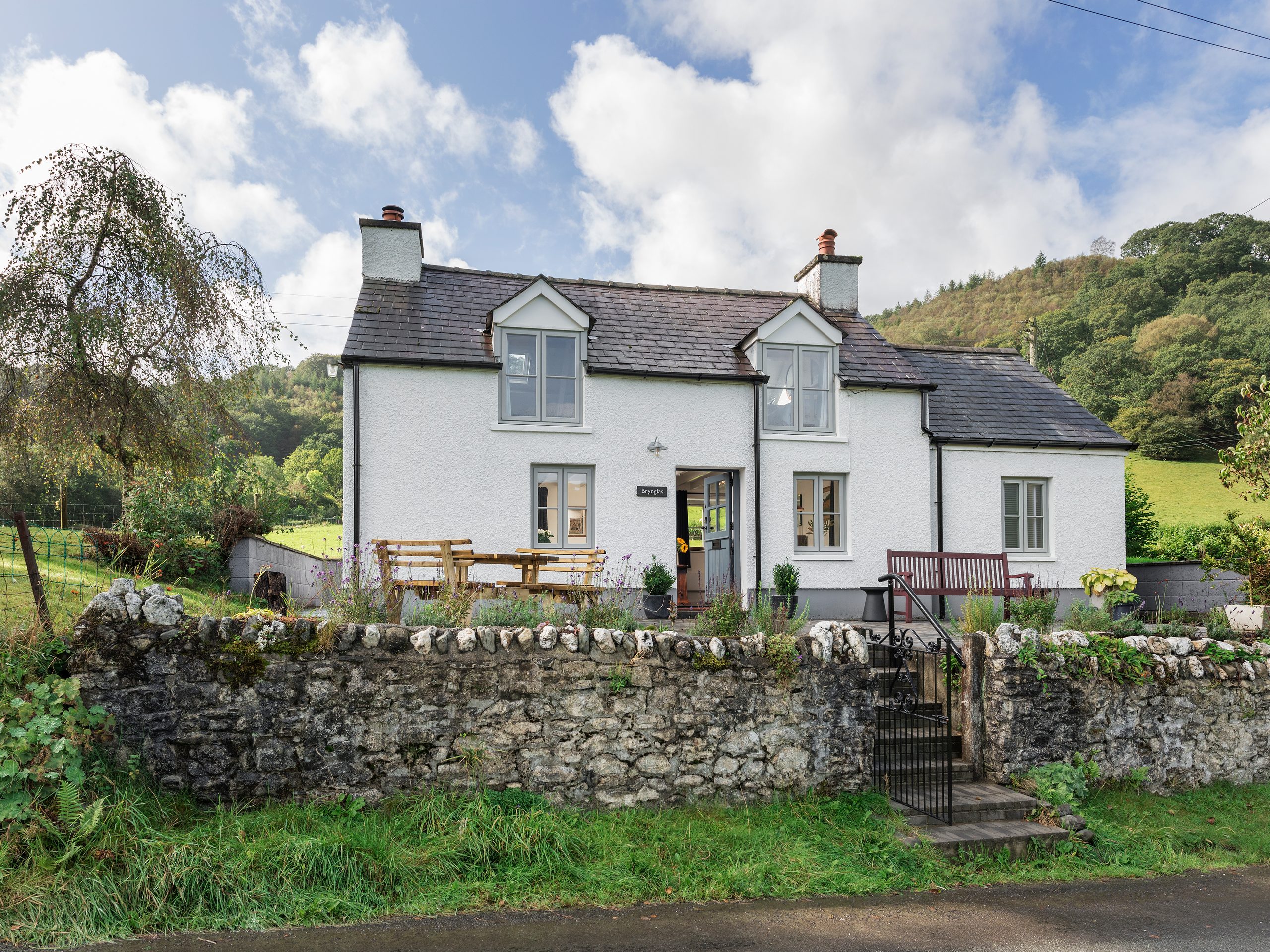 Brynglas Cottage
