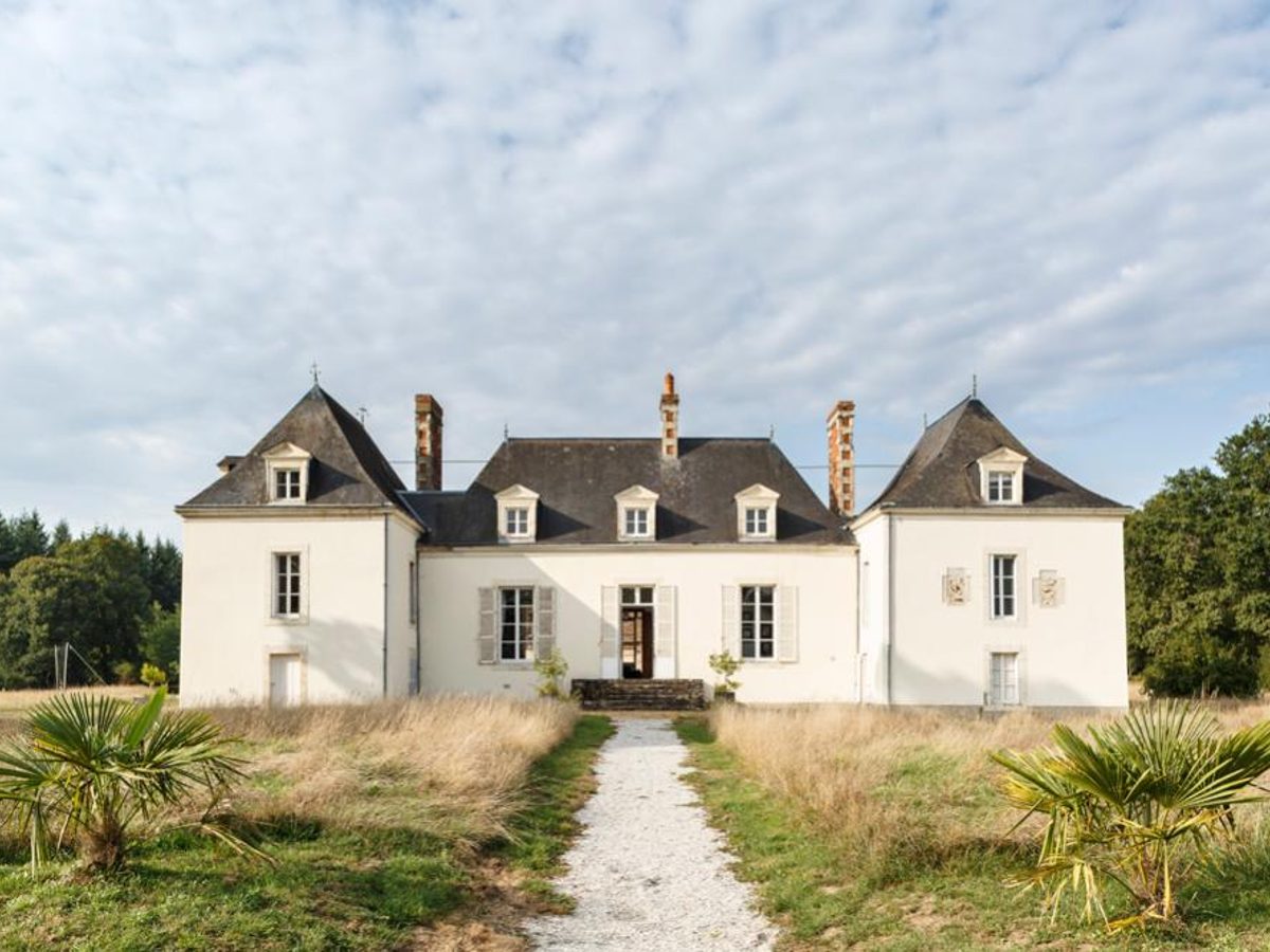 Chateau De La Houlberdiere
