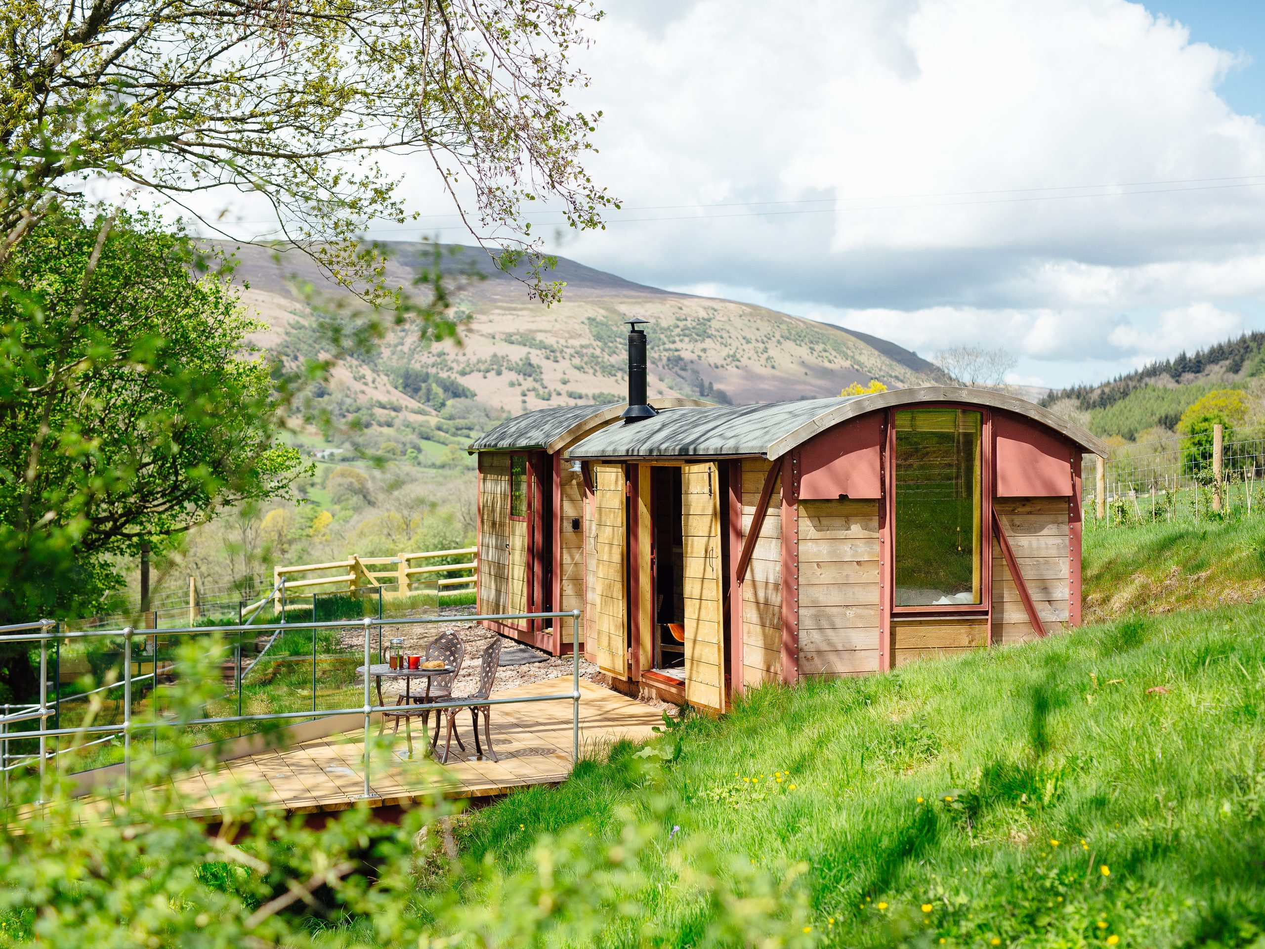 Llanthony Castaway