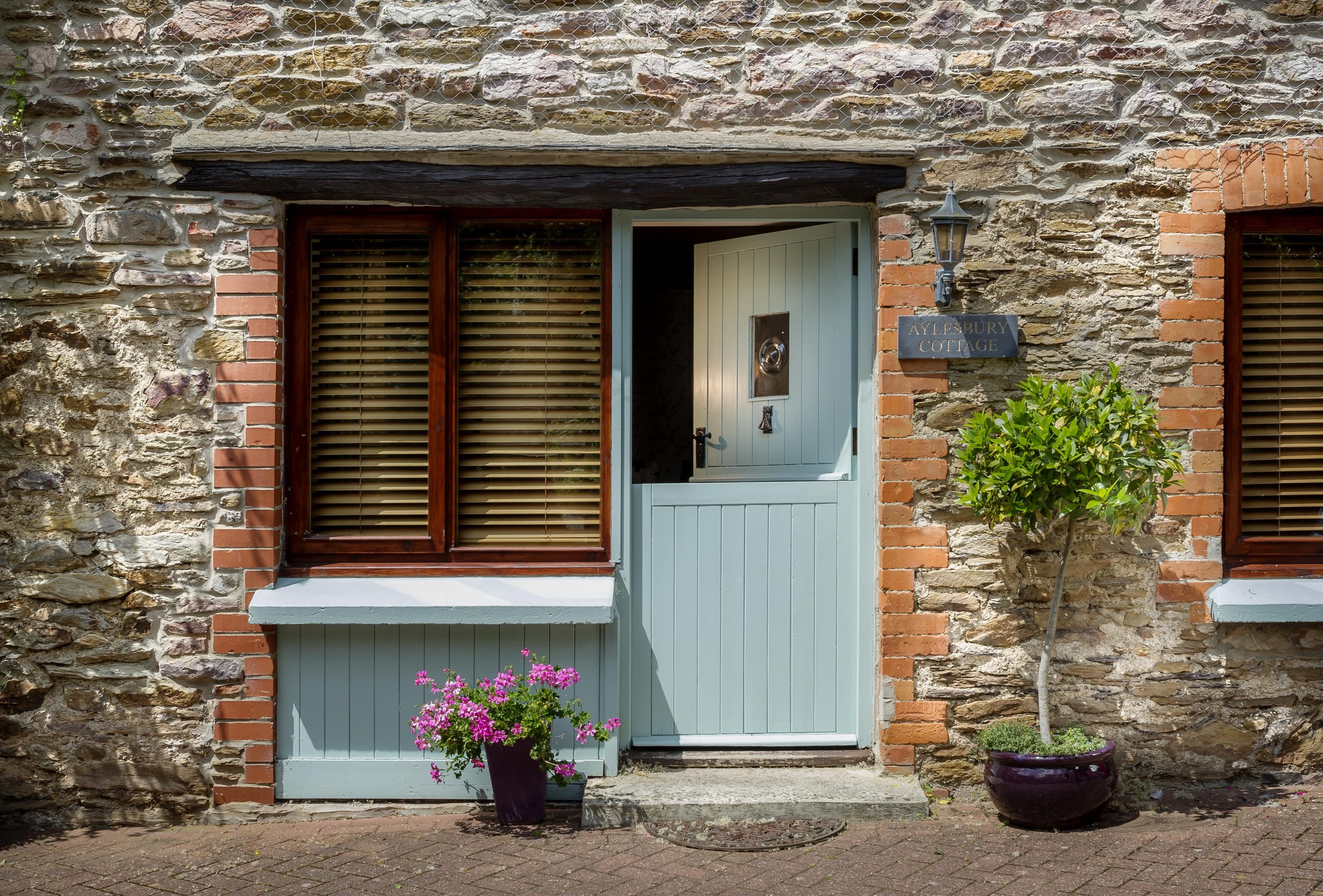Aylesbury Cottage - Image 1