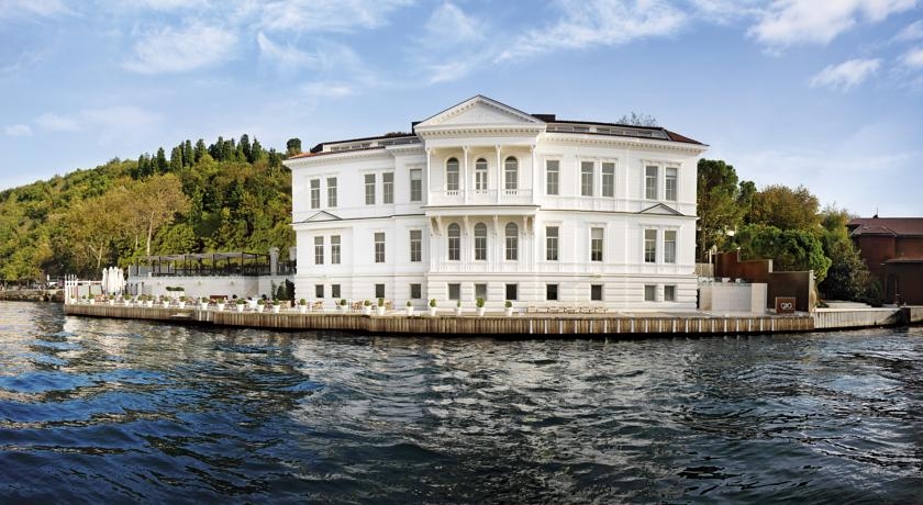 Ajia Hotel