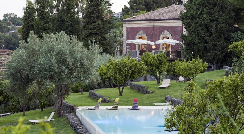 Monaci Delle Terre Nere