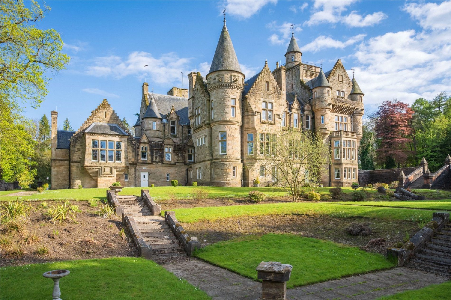 Dollarbeg Castle Apartment - Image 1