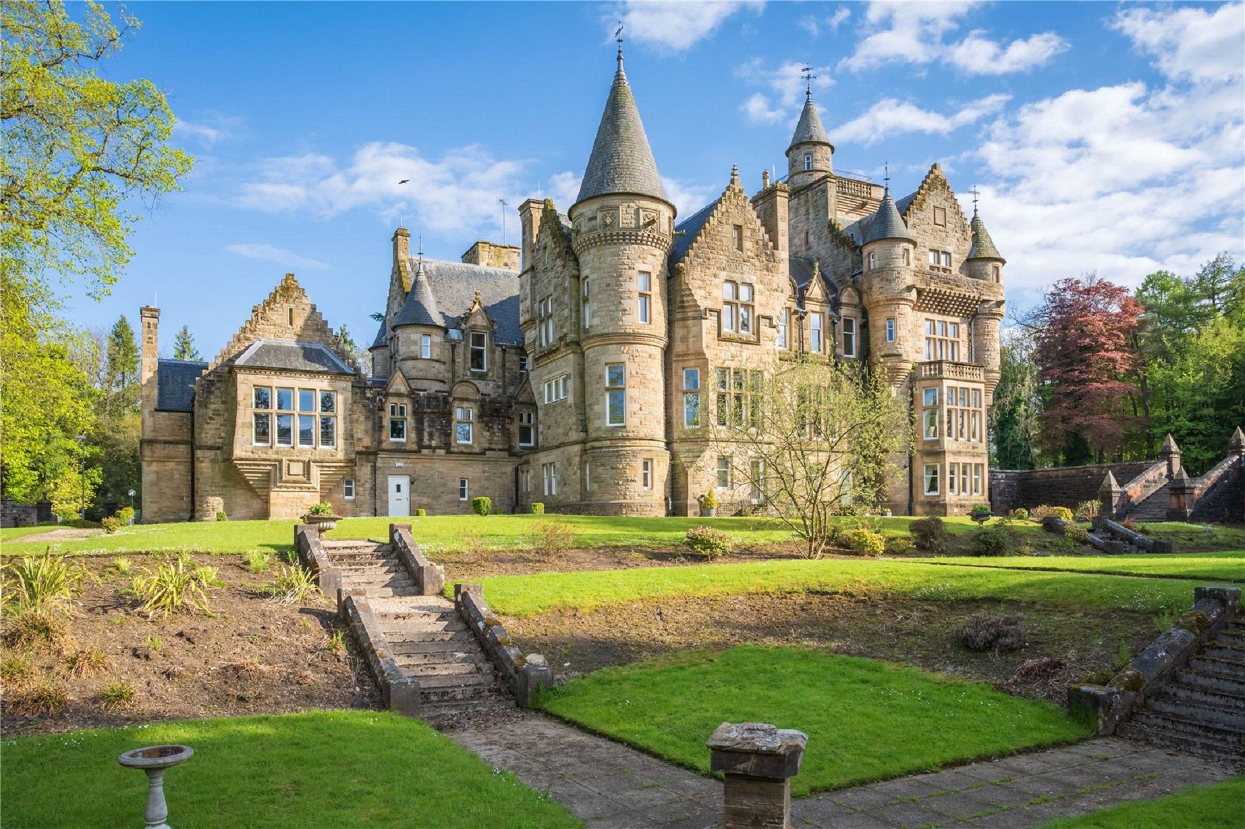 Dollarbeg Castle Apartment - Image 1
