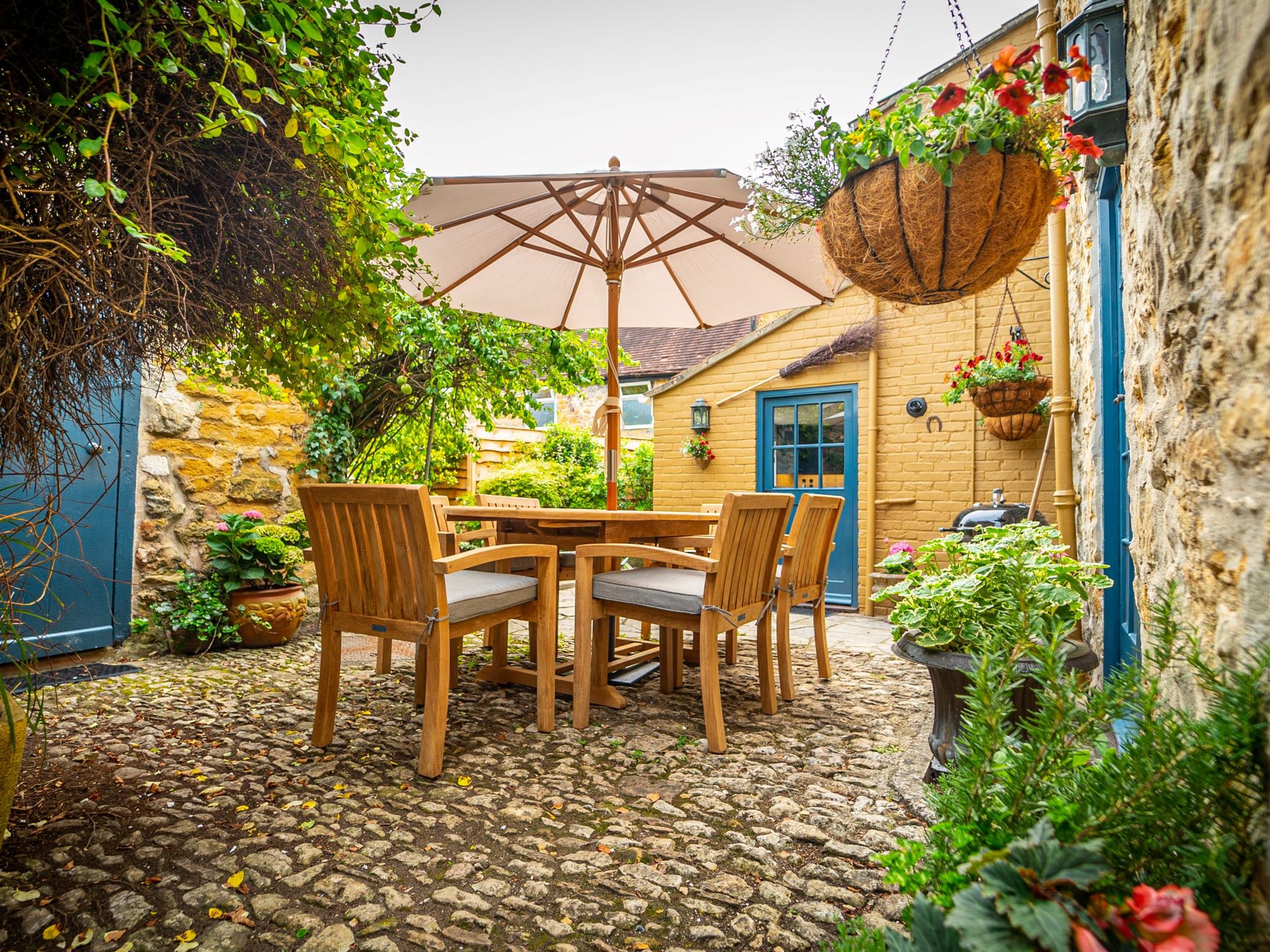 Eastbury Cottage