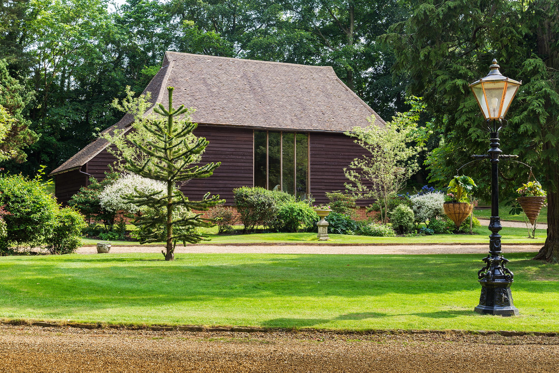 Cowshot Manor Barn - Image 1
