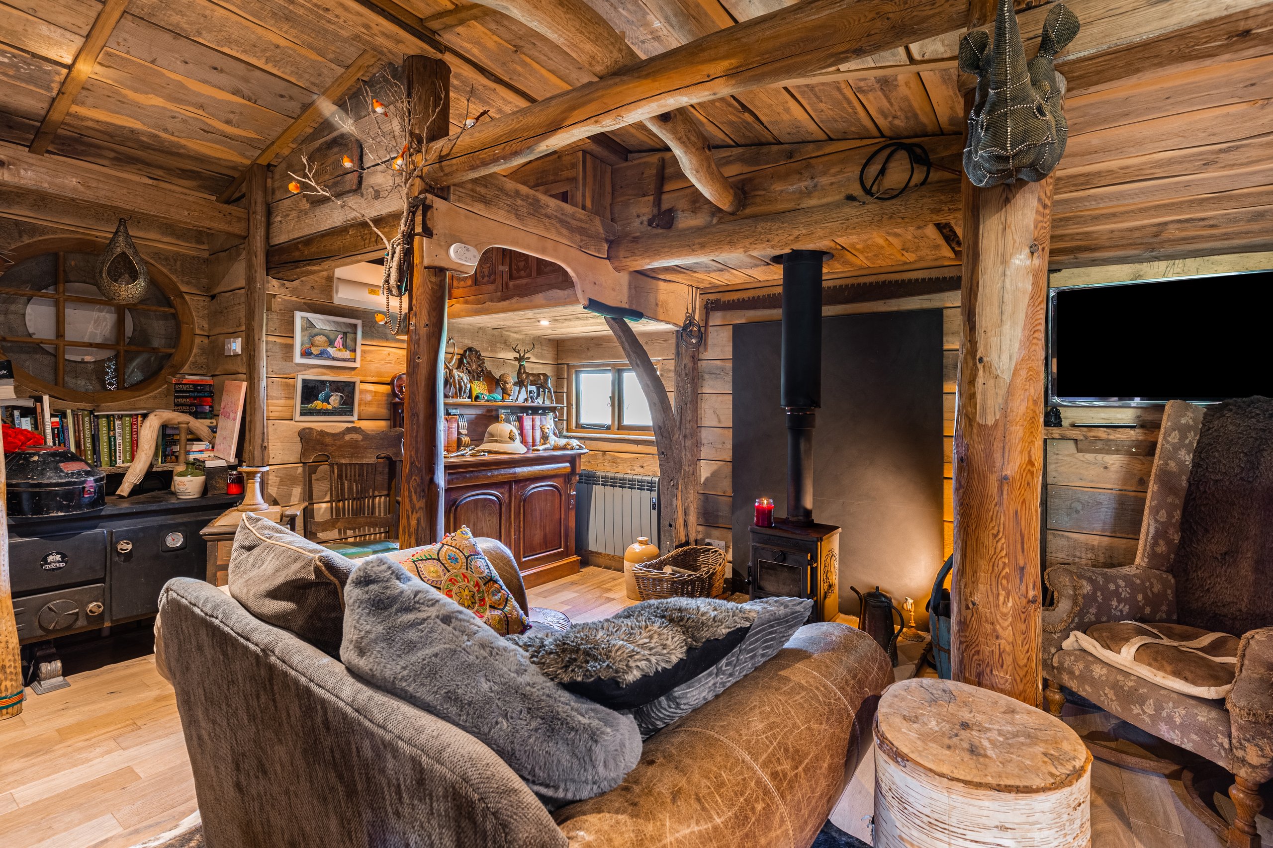 Jungle Cabin