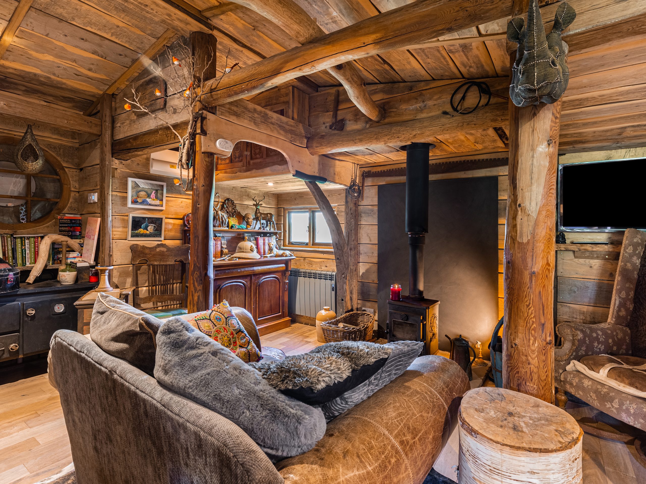 Jungle Cabin