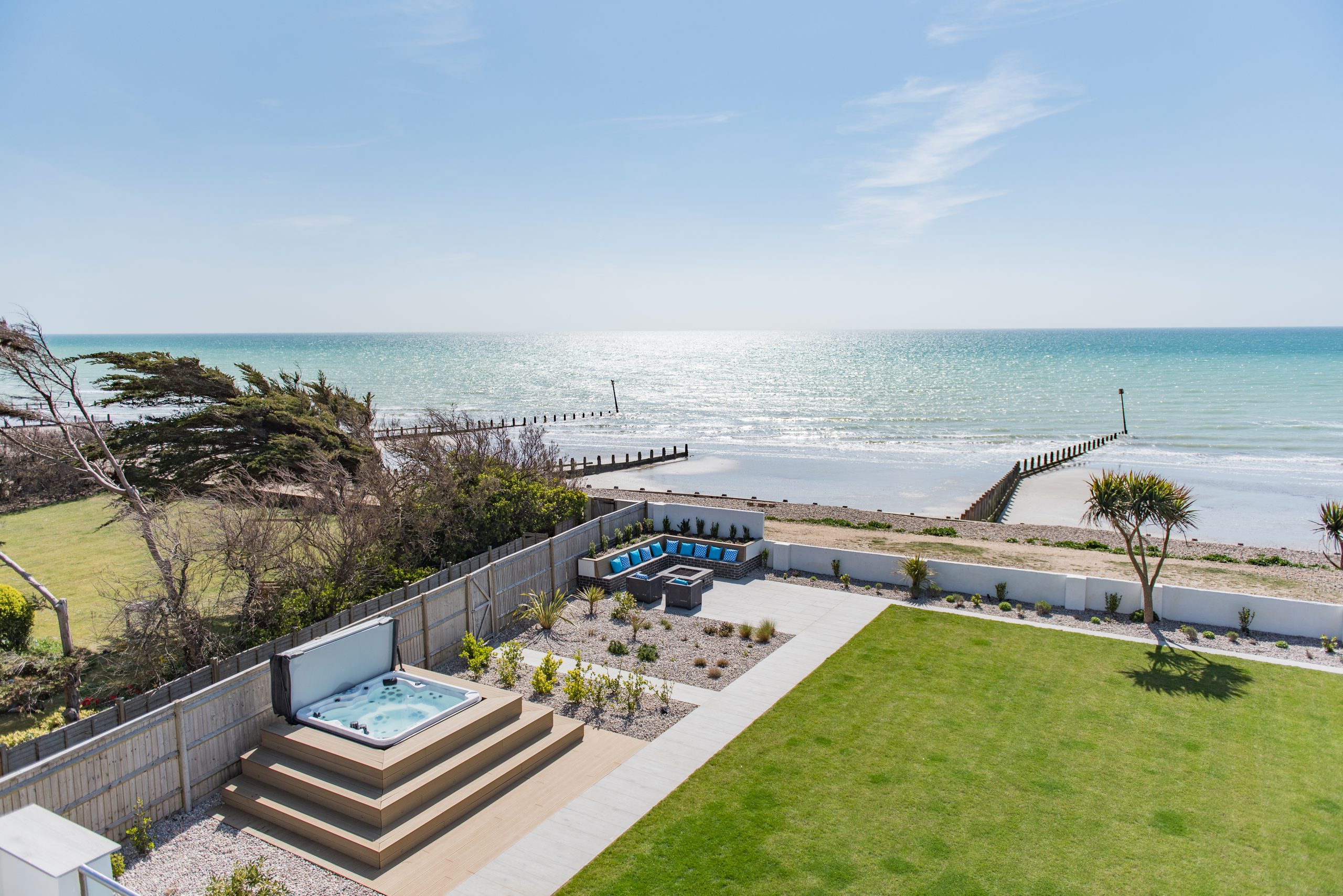 Sun Beach House - Image 1