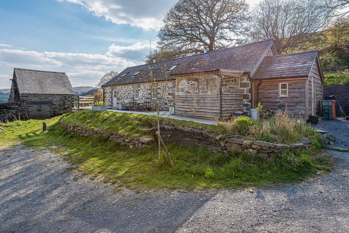 Snowdonia Glamping Barns