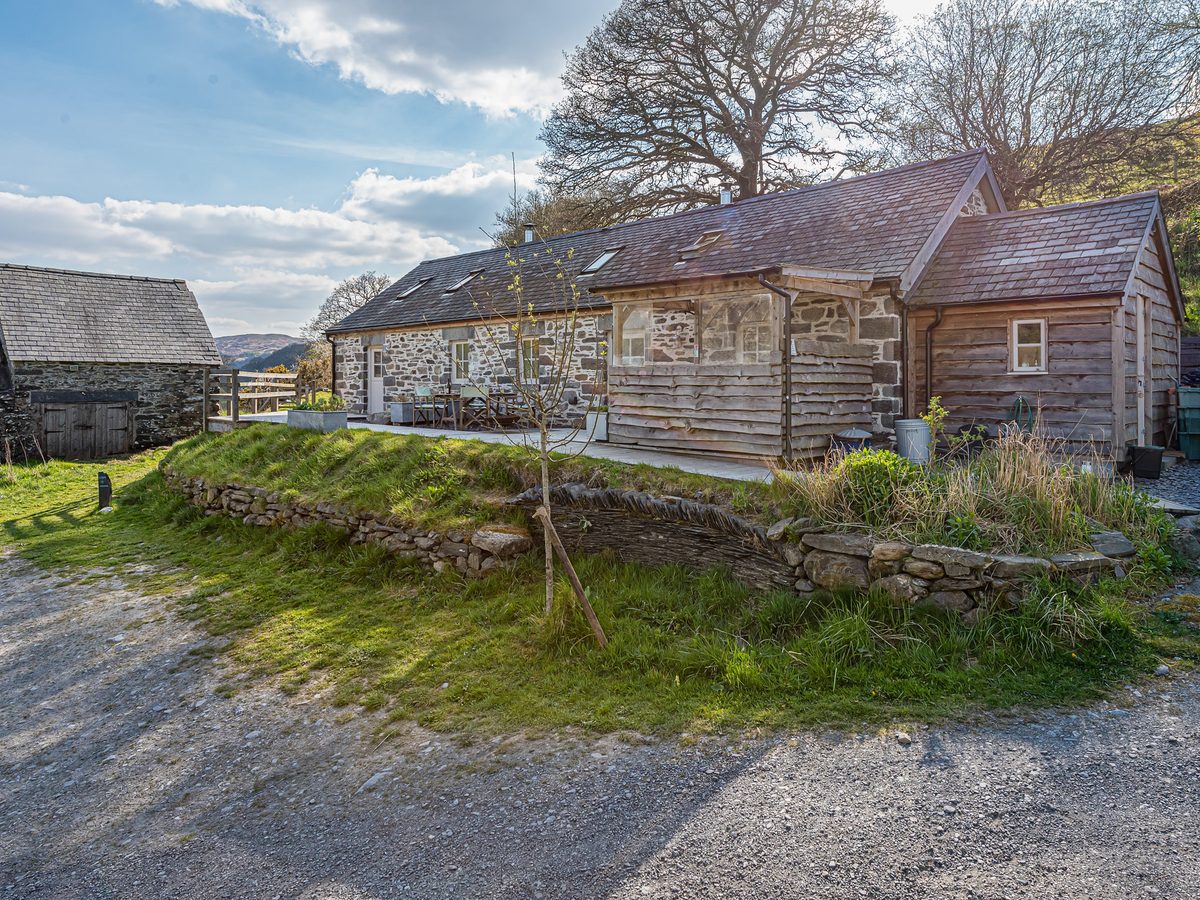 Snowdonia Glamping Barns
