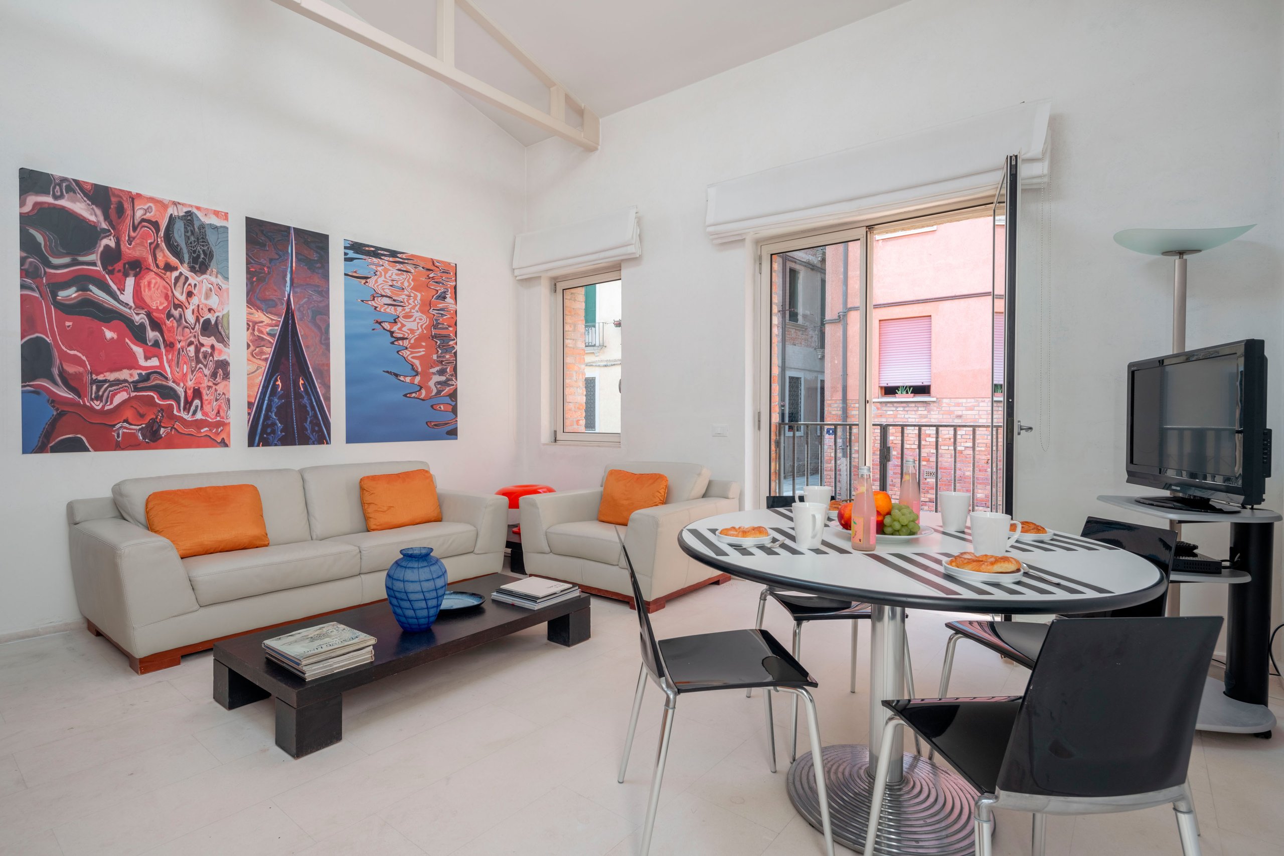 The Waterview Alcove Apartment