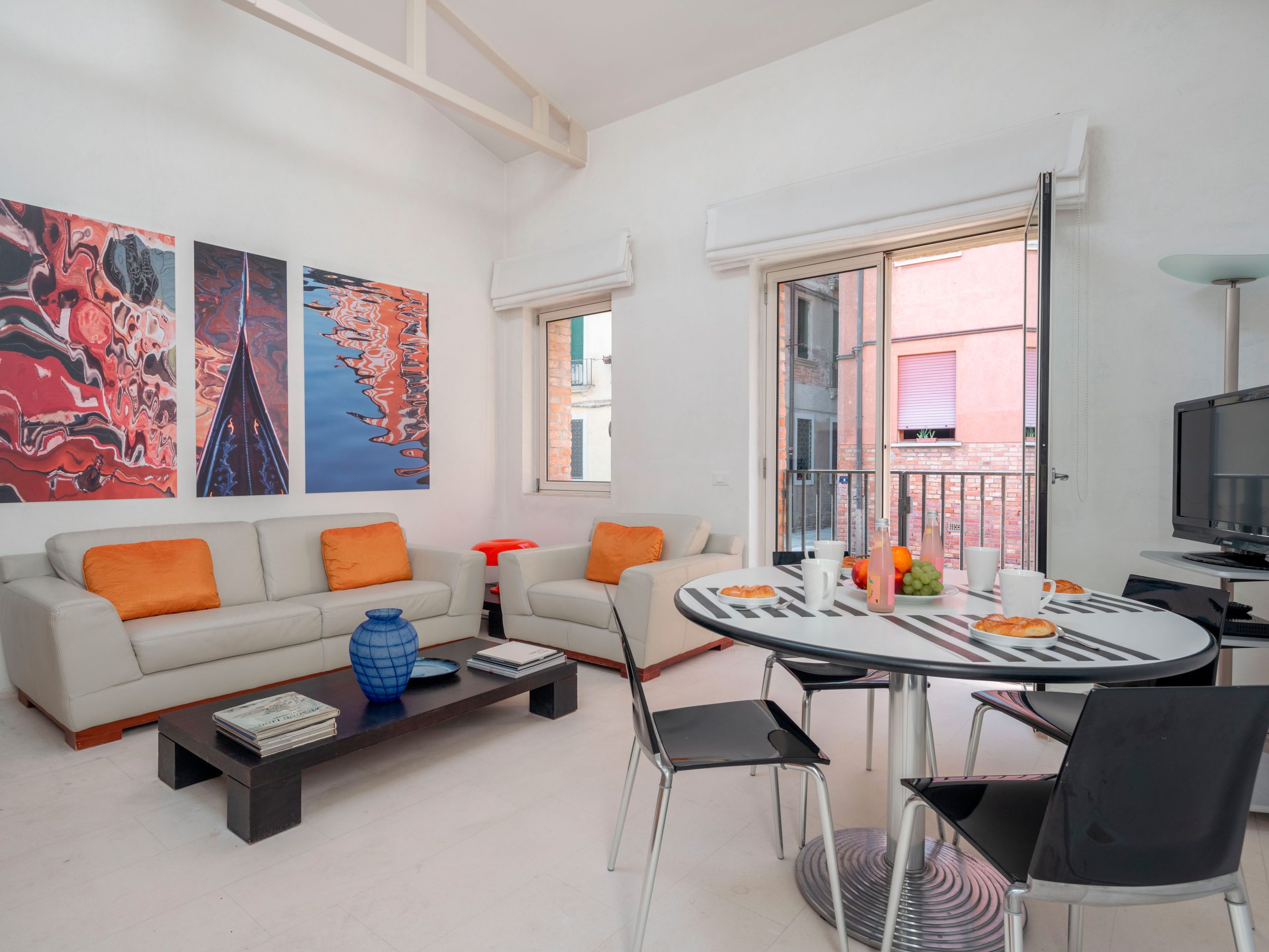 The Waterview Alcove Apartment