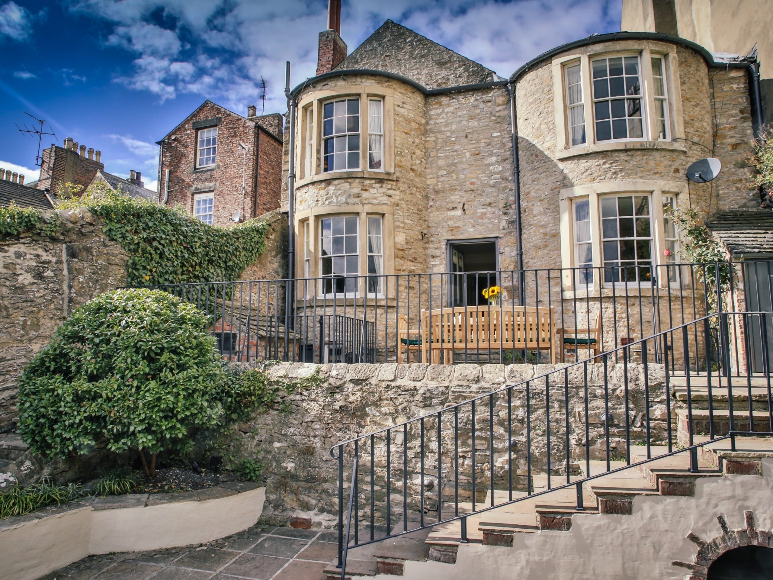 30 Frenchgate