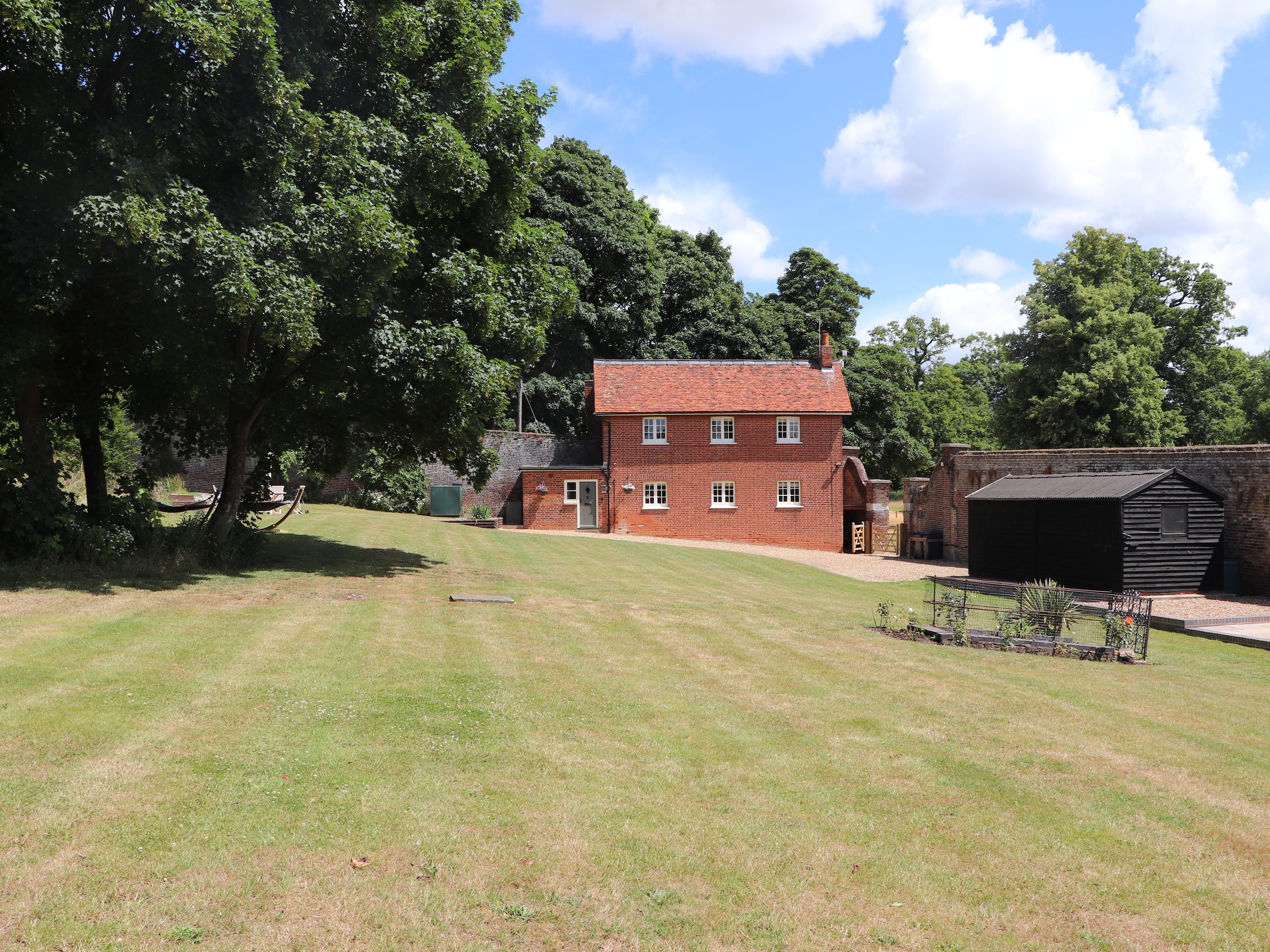 Beehives Cottage at Woodhall Estate