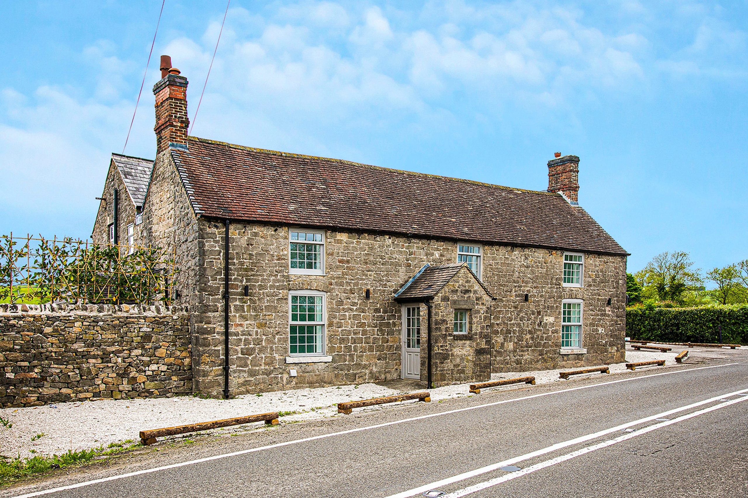 Dovedale Manor and The Coach House