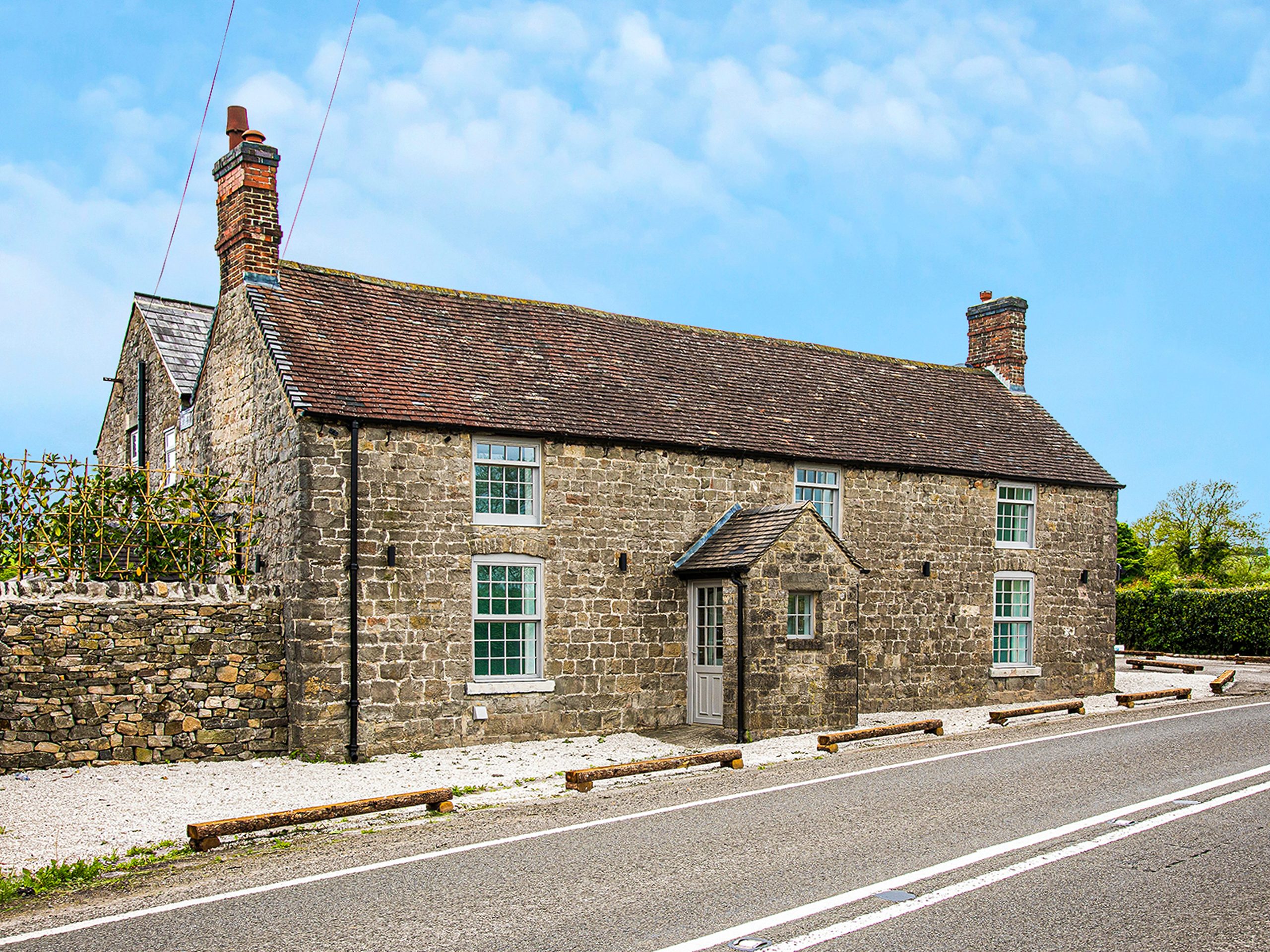 Dovedale Manor and The Coach House