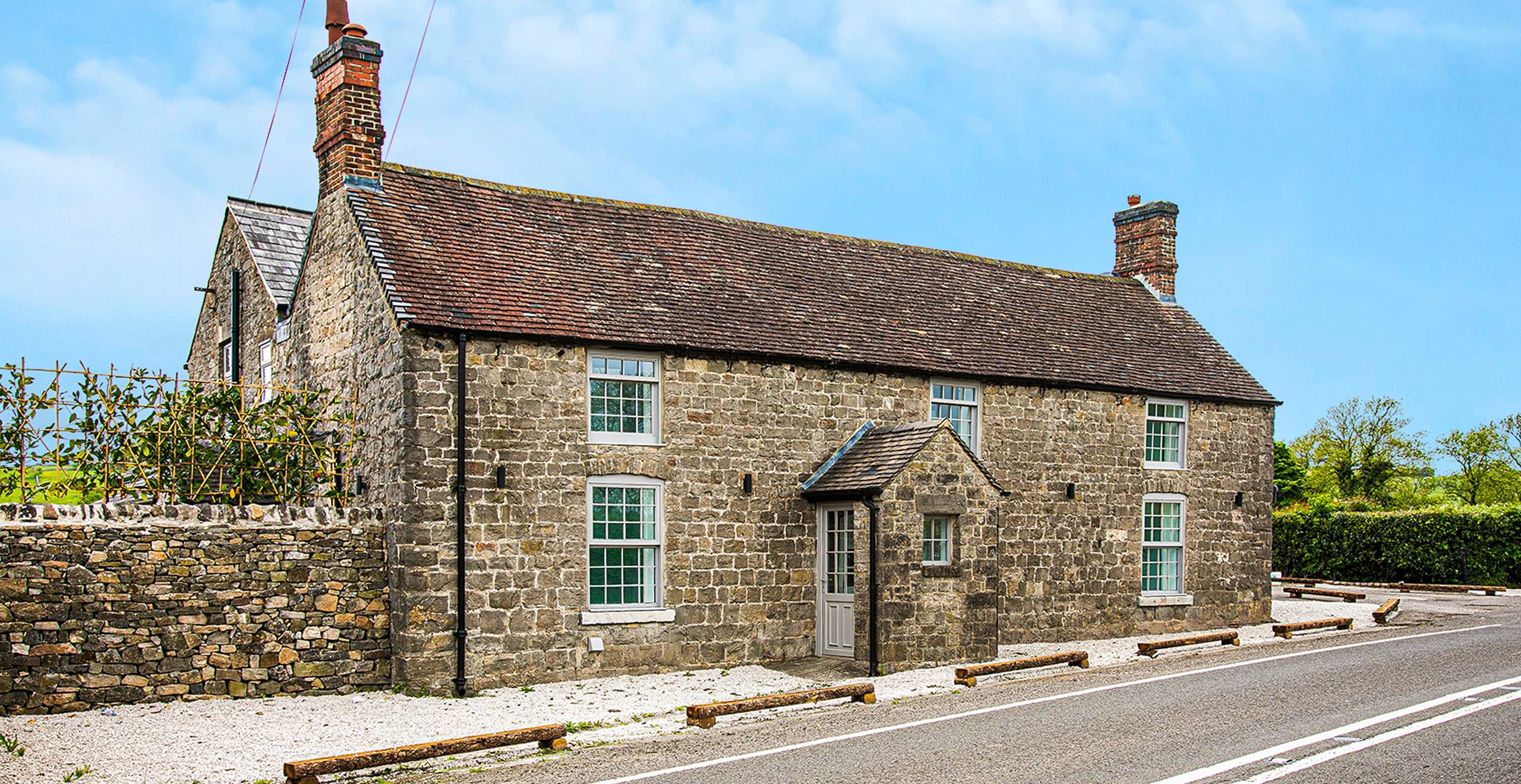 Dovedale Manor and The Coach House