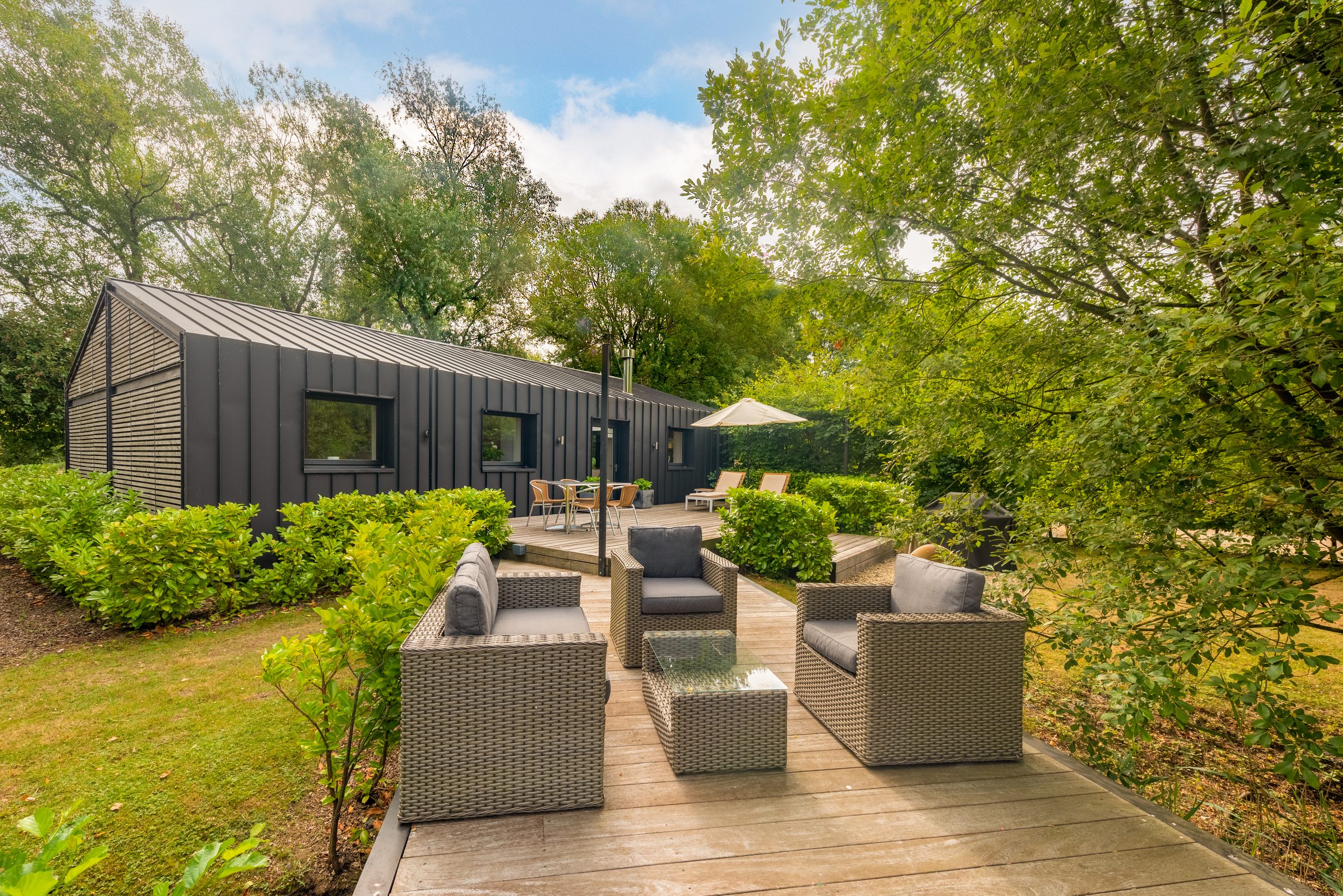 Pond Lodge - Image 1