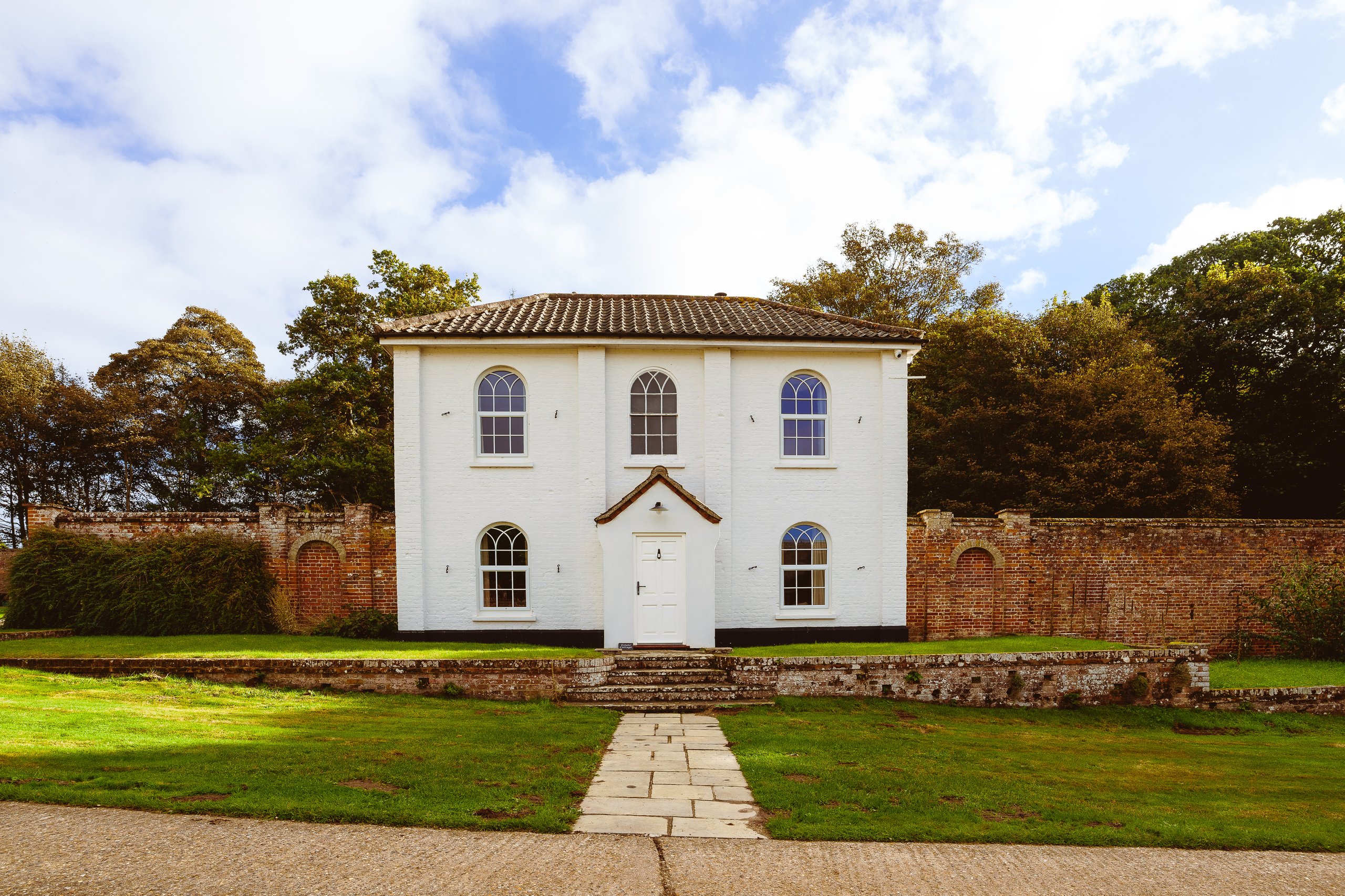 Estate Cottage - Image 1