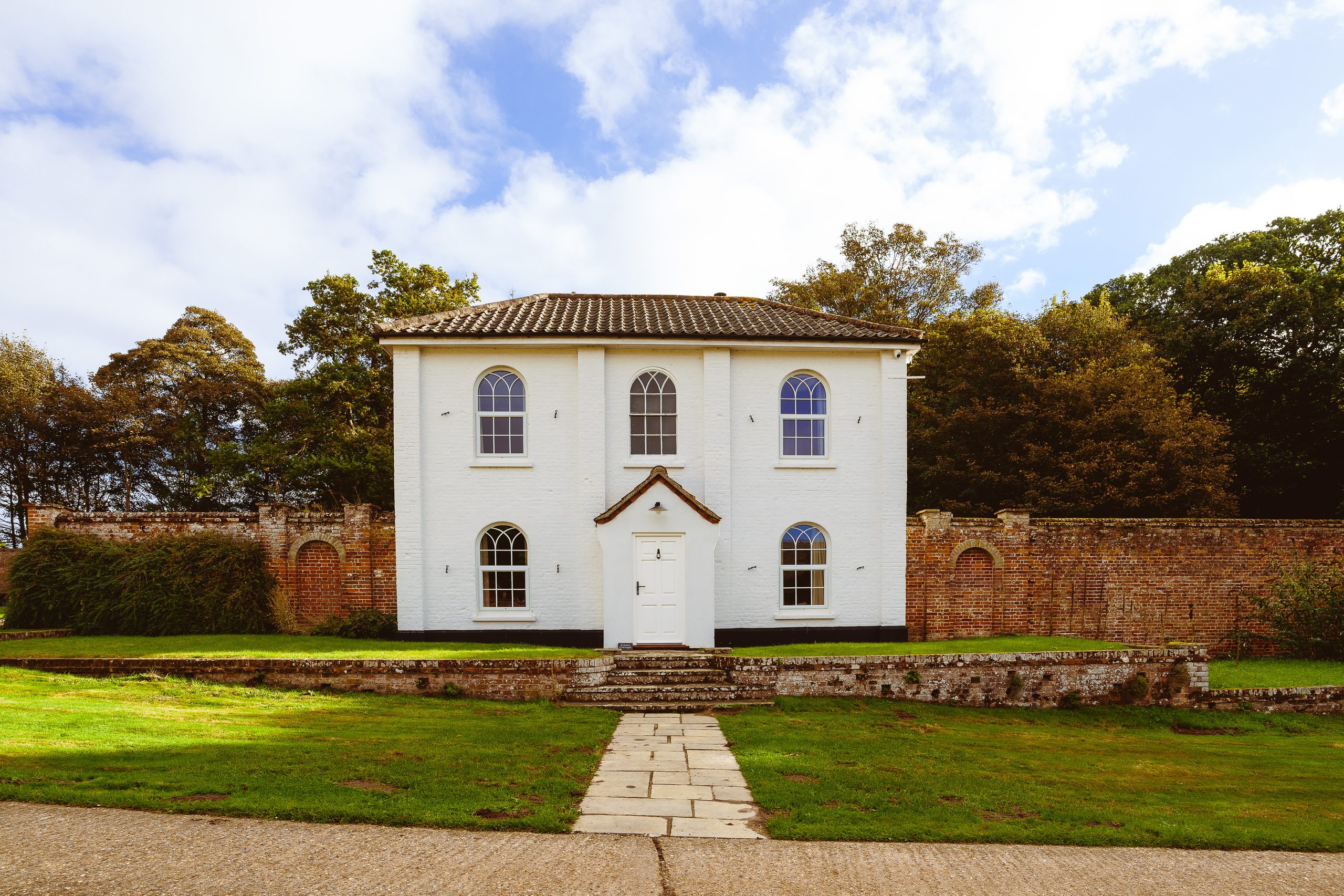Estate Cottage - Image 1