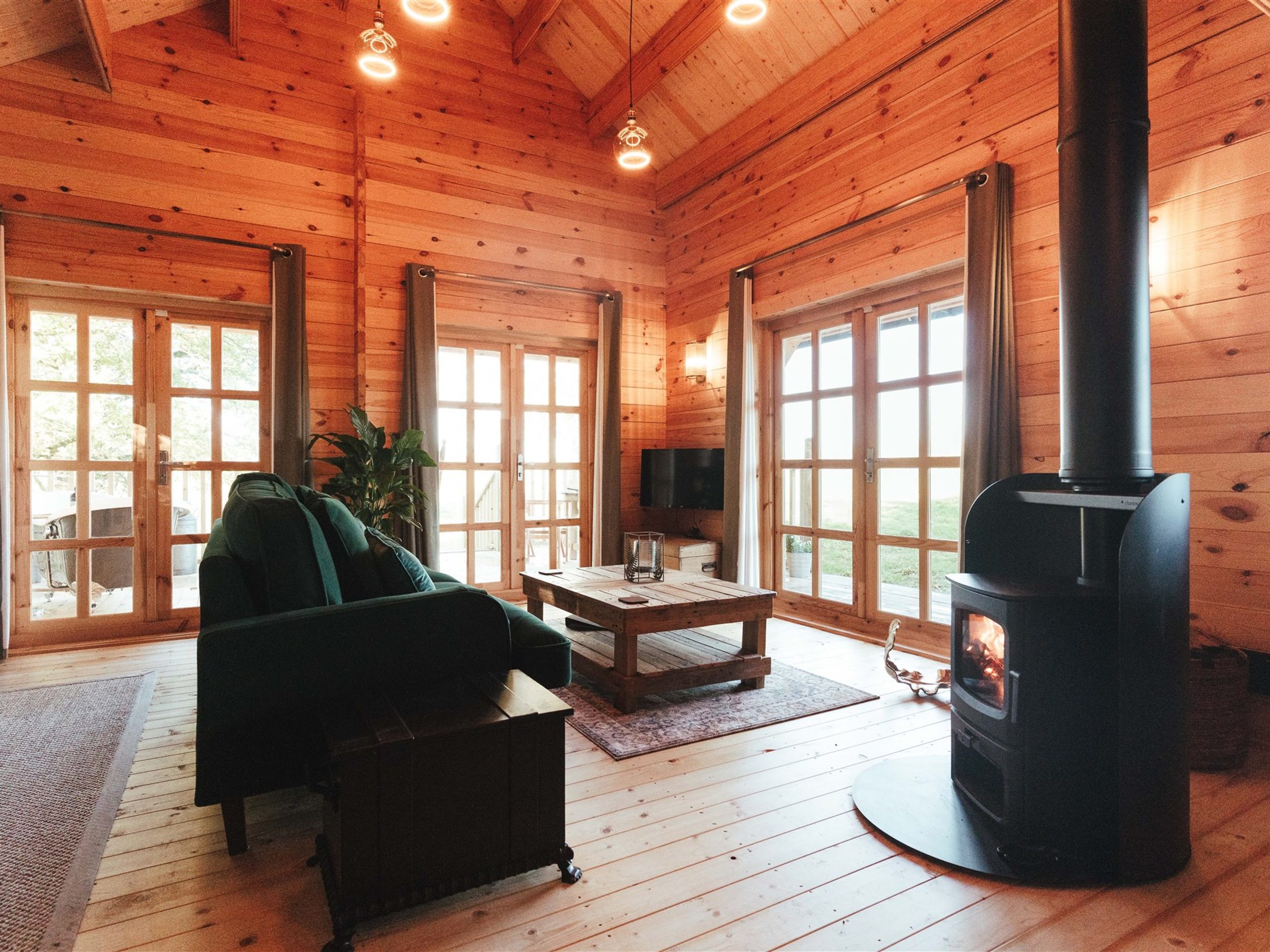 Daisy Chain Cabin