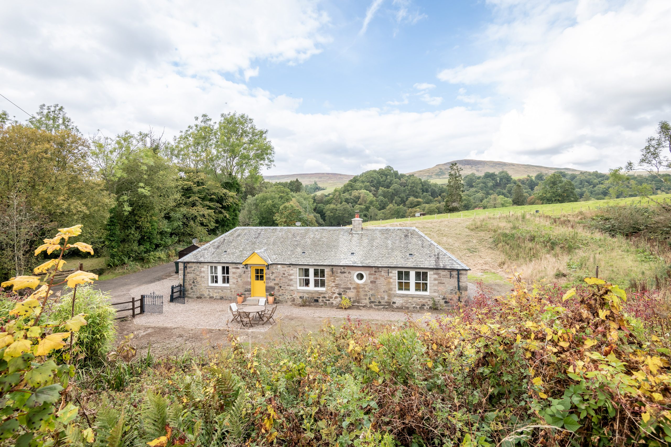 Burnside Cottage - Image 1