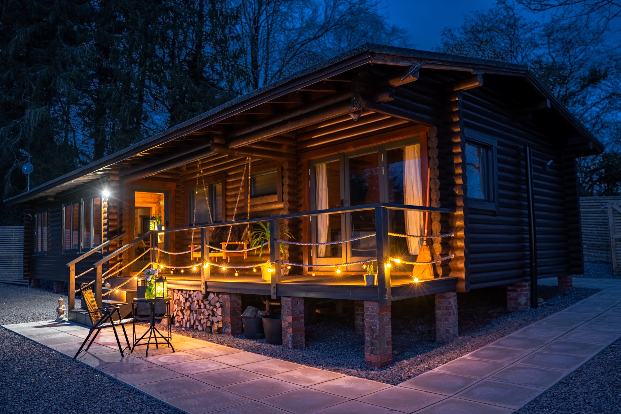 The Log Cabin - Image 1