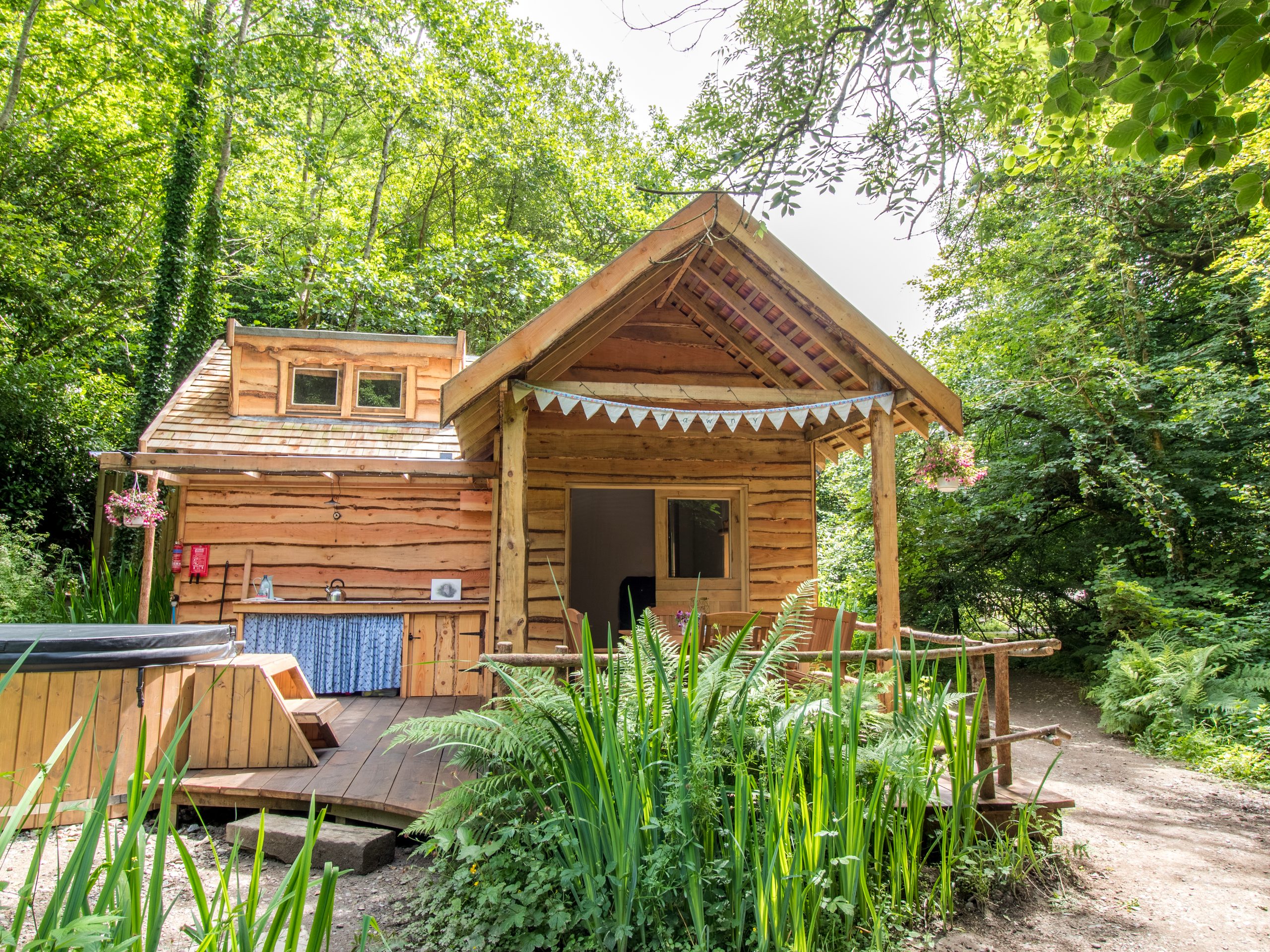 Tawny Cabin at Owl Valley Glamping