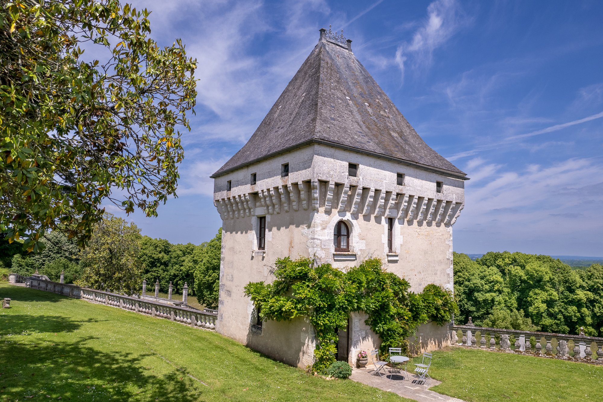 La Tour, Chateau de Charras