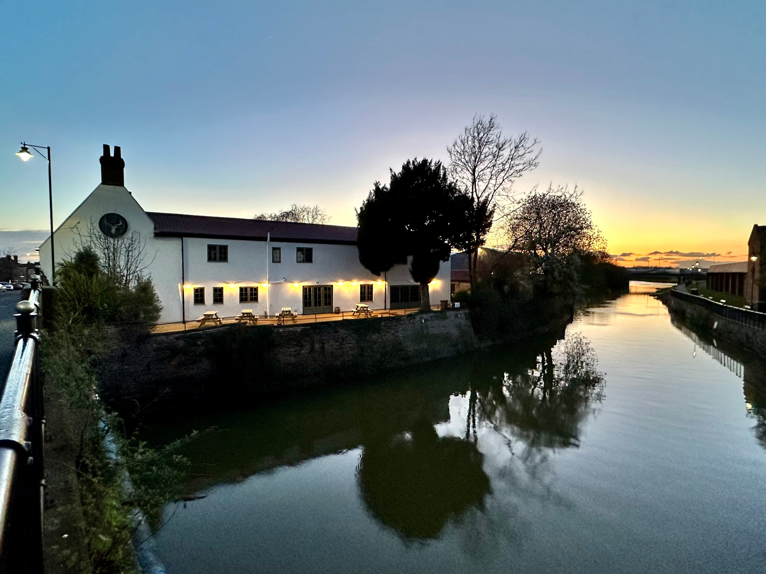 The White Hart - Image 1