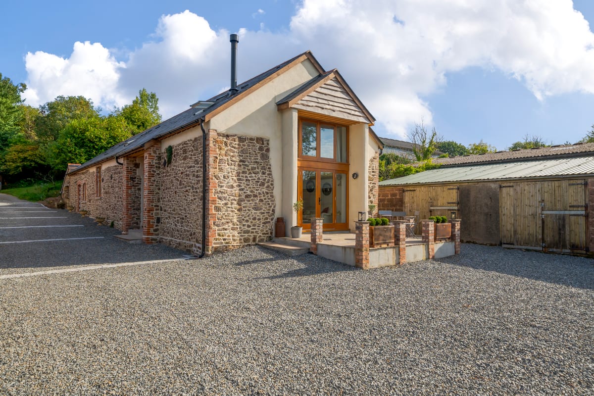 Tumbledown Barn - Image 1