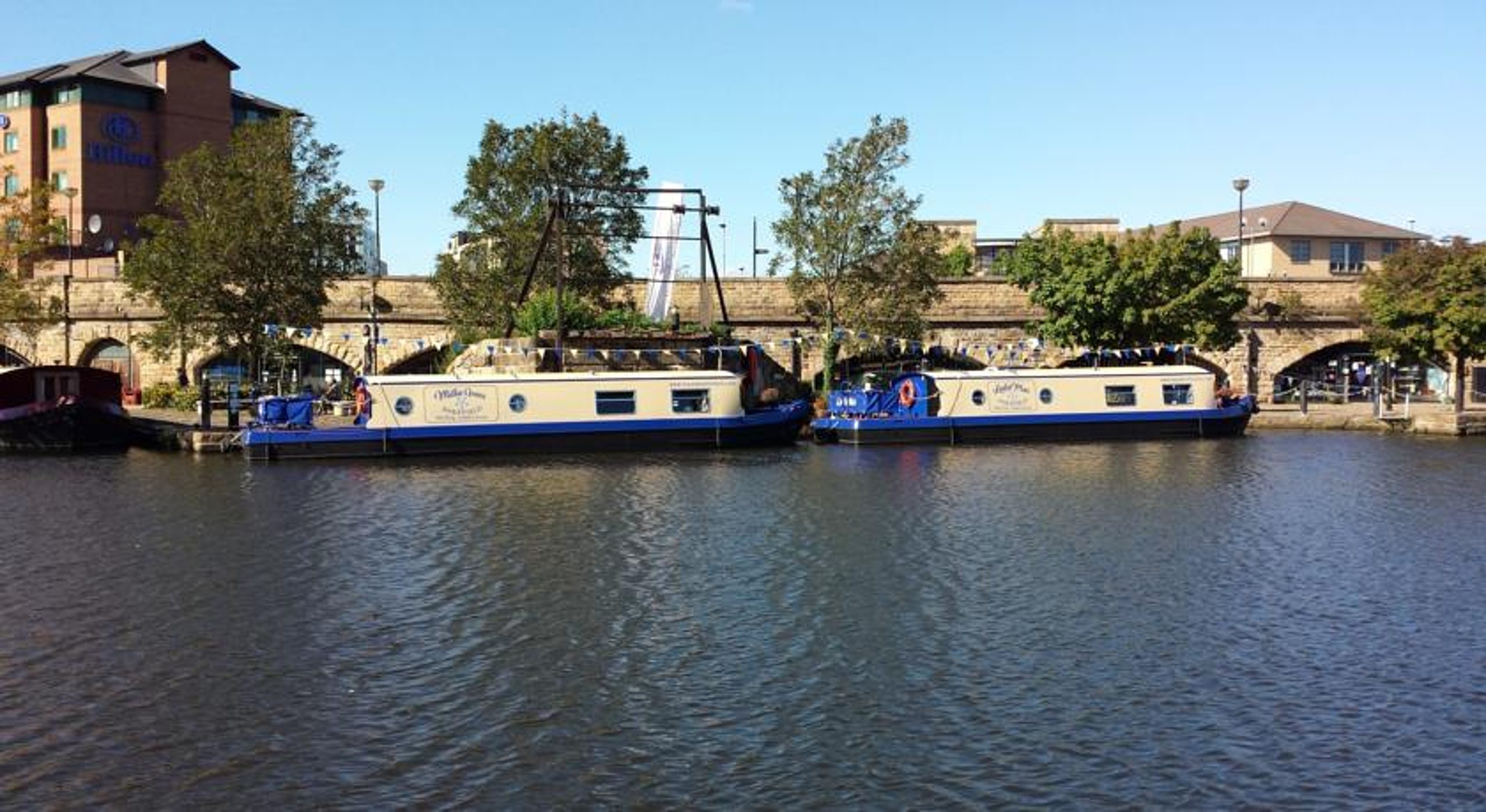 Houseboat Hotels - Image 1