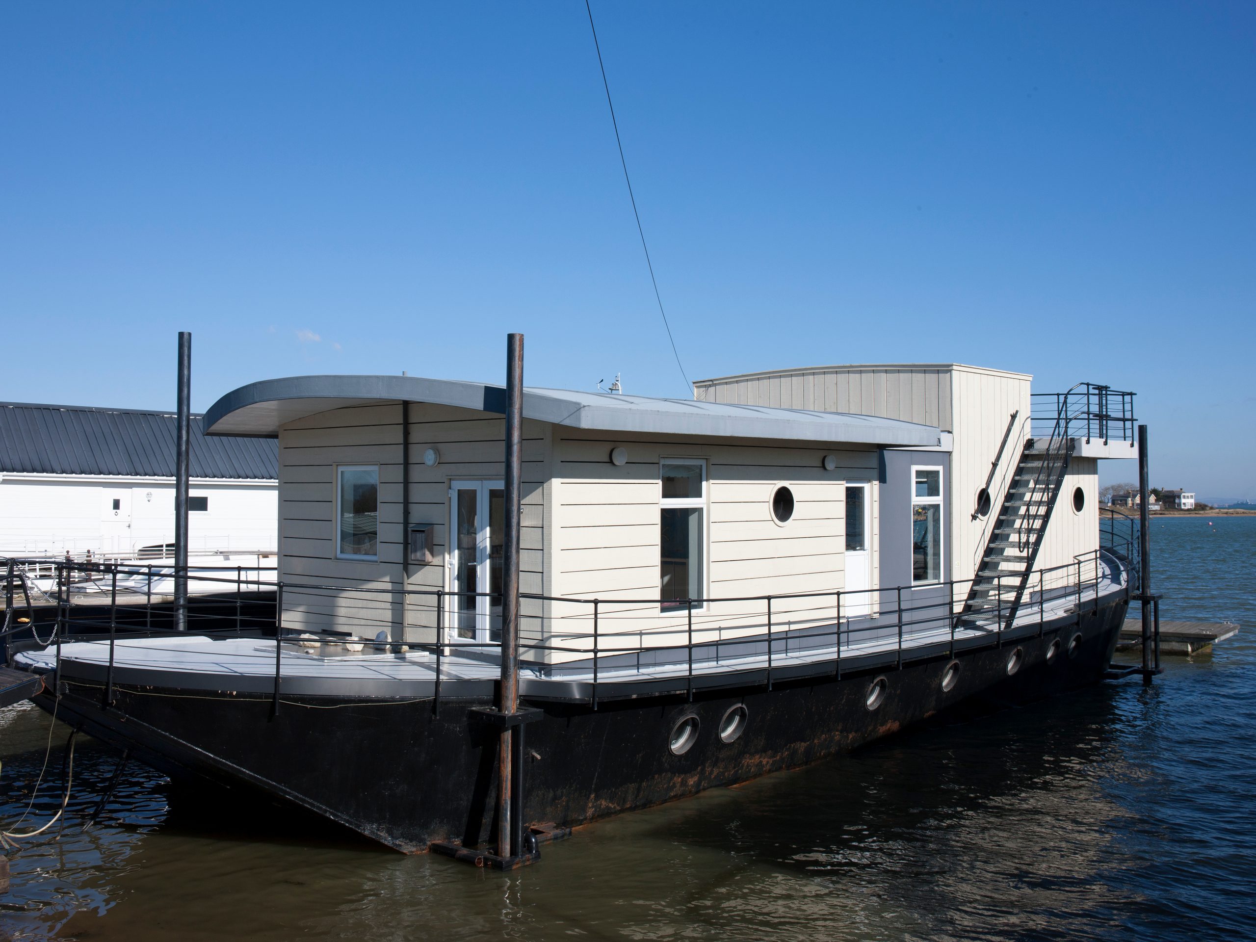 The Harbour Houseboat