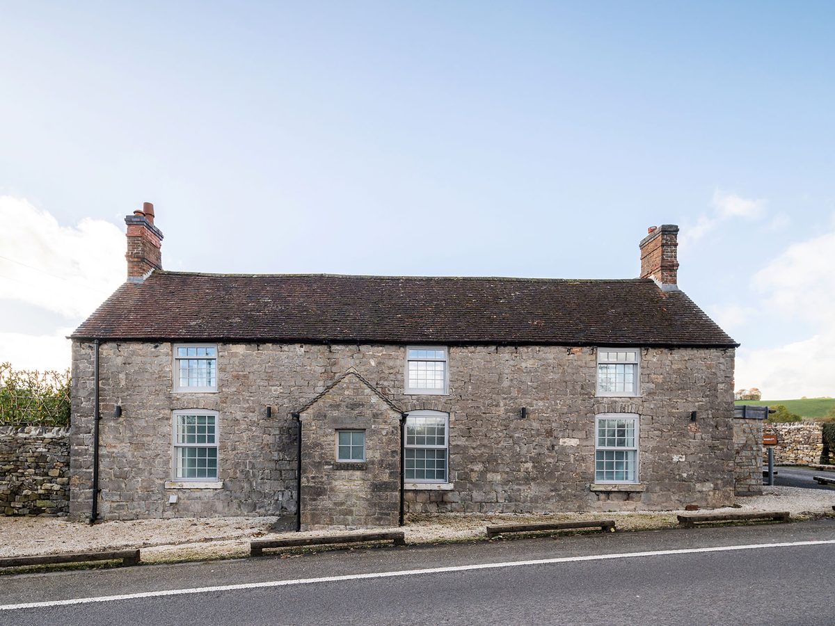 Dovedale Manor