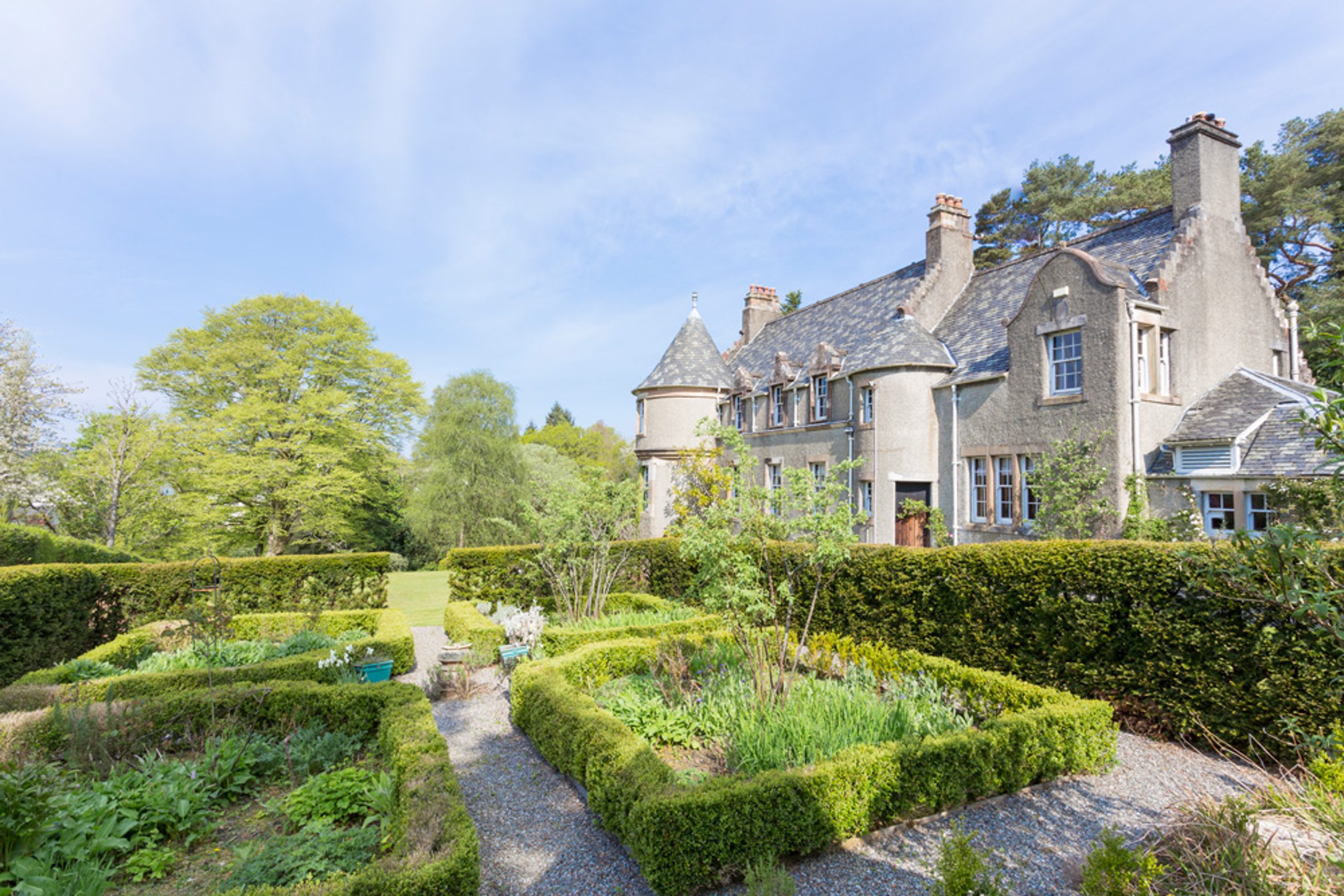 Loch Lomond Manor - Image 1