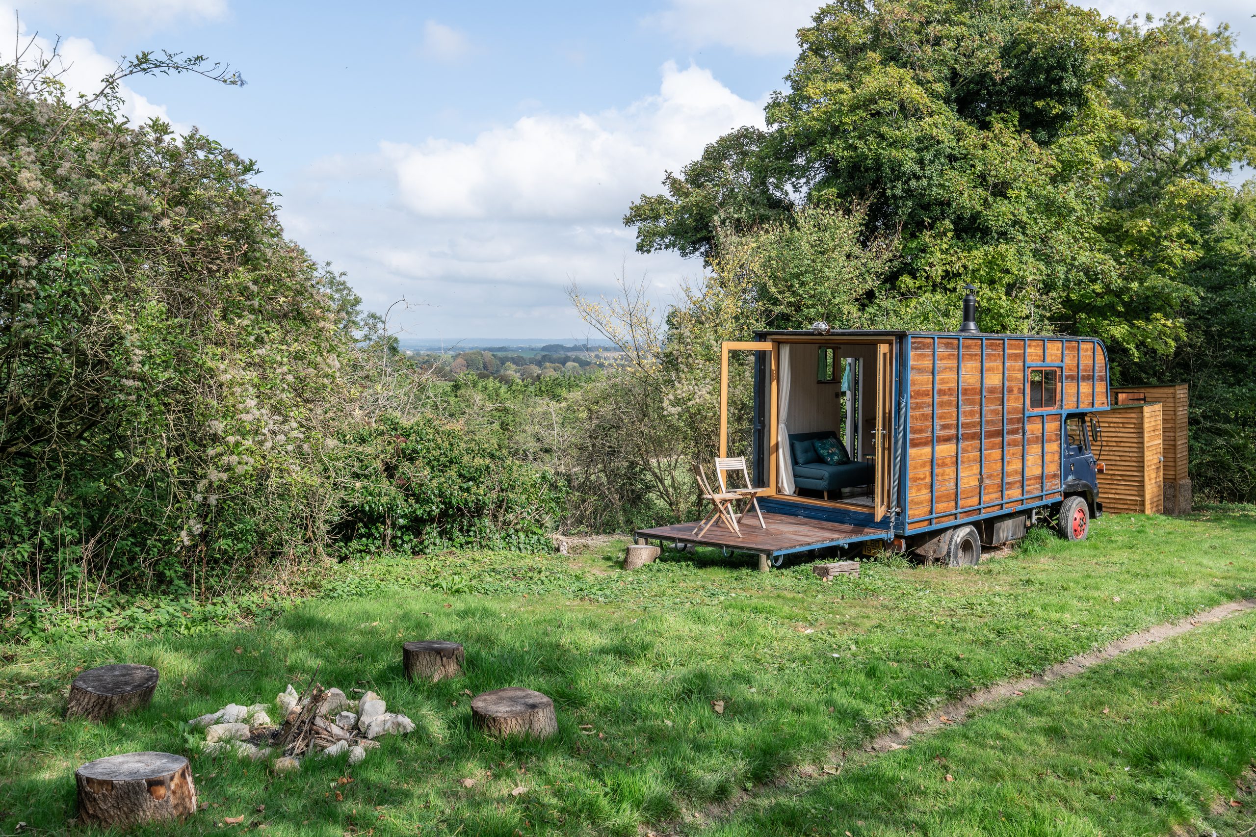 Busker Horsebox - Image 1